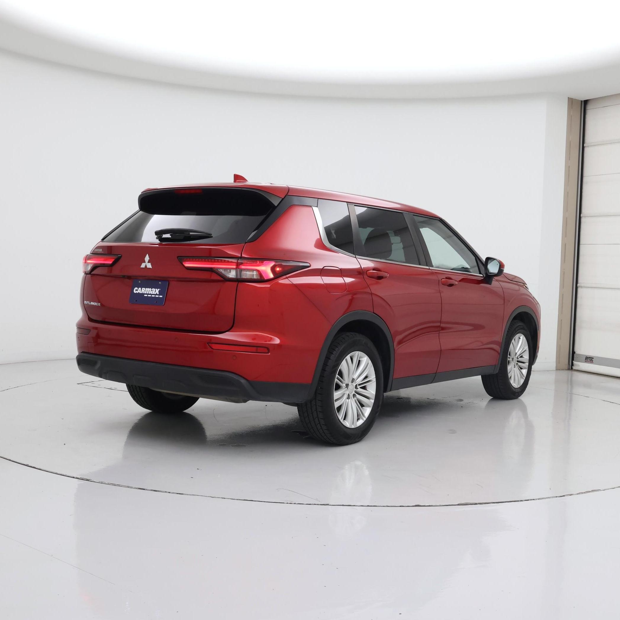 Thumbnail: 2023 Mitsubishi Outlander - 8