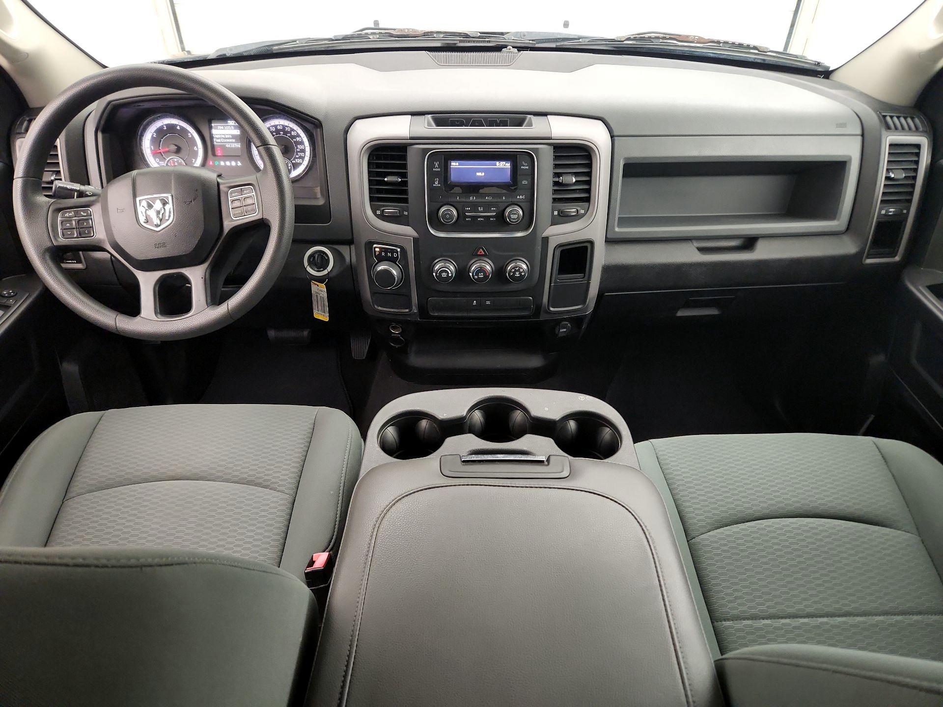 Thumbnail: 2020 RAM 1500 Classic - 9