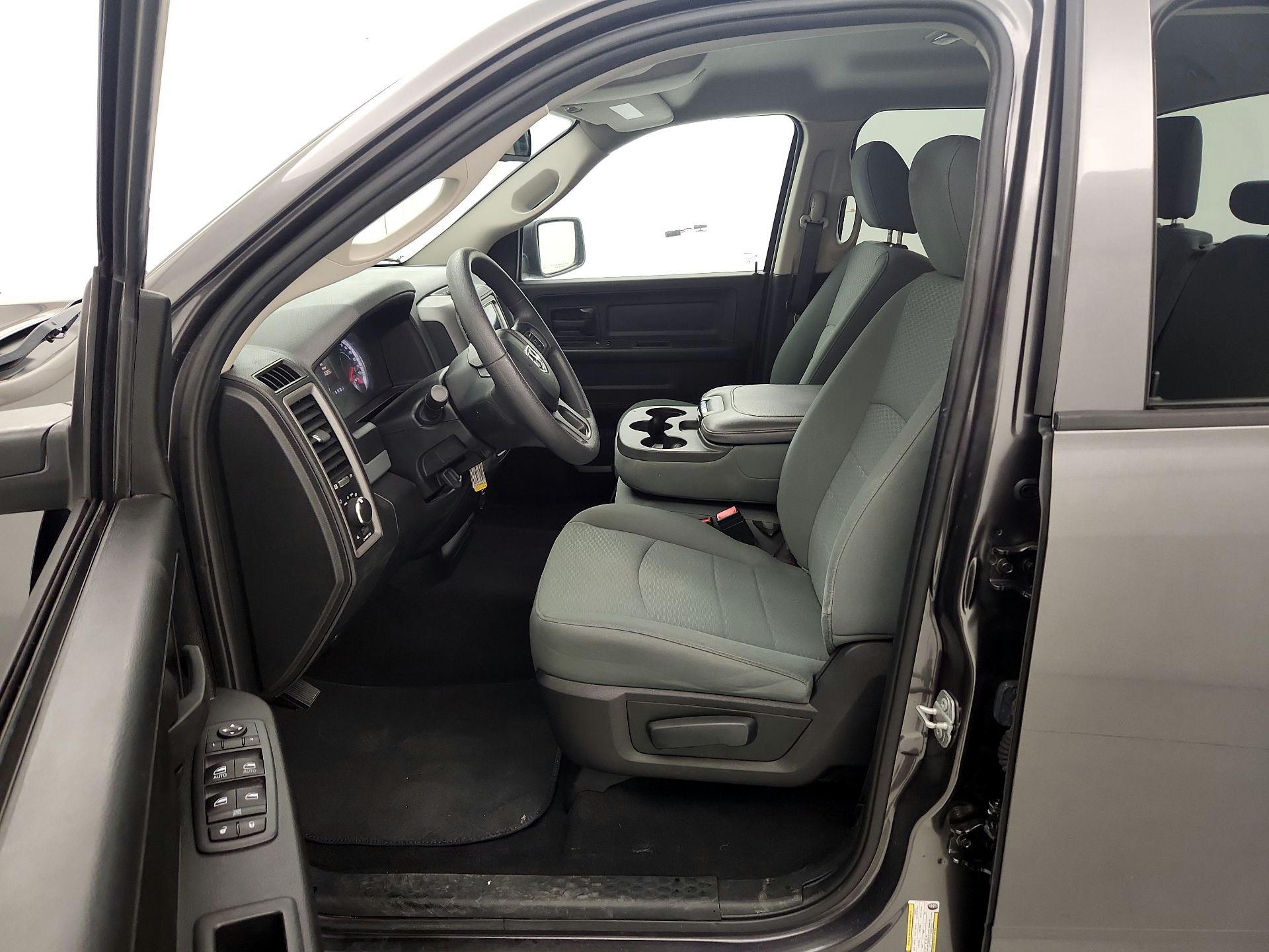 Thumbnail: 2020 RAM 1500 Classic - 11