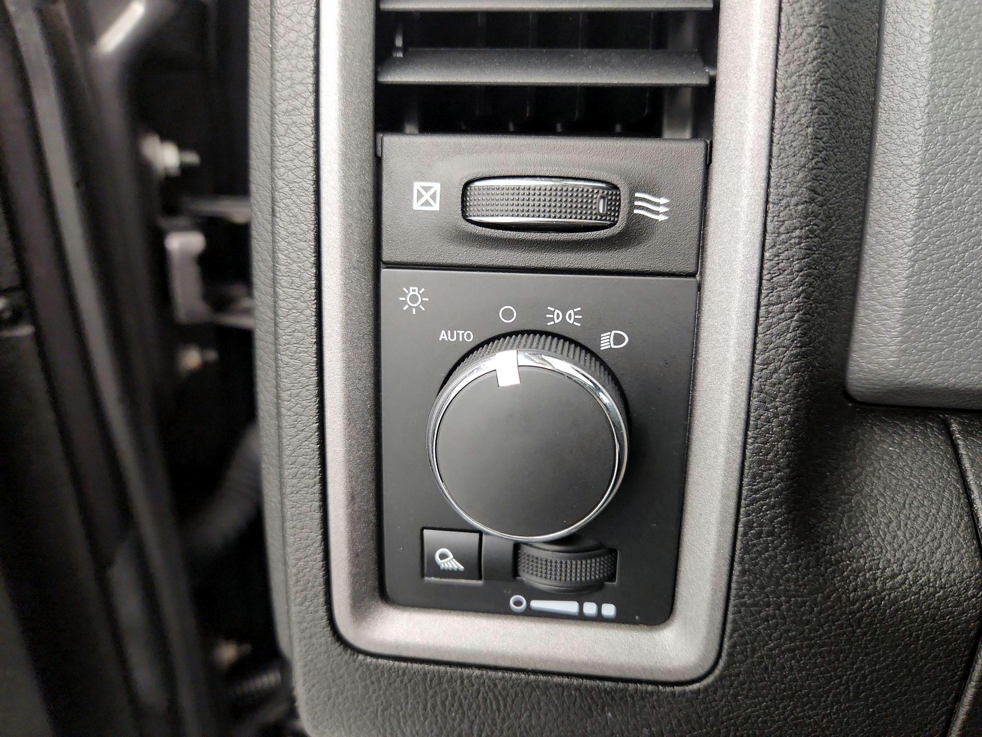 Thumbnail: 2020 RAM 1500 Classic - 13