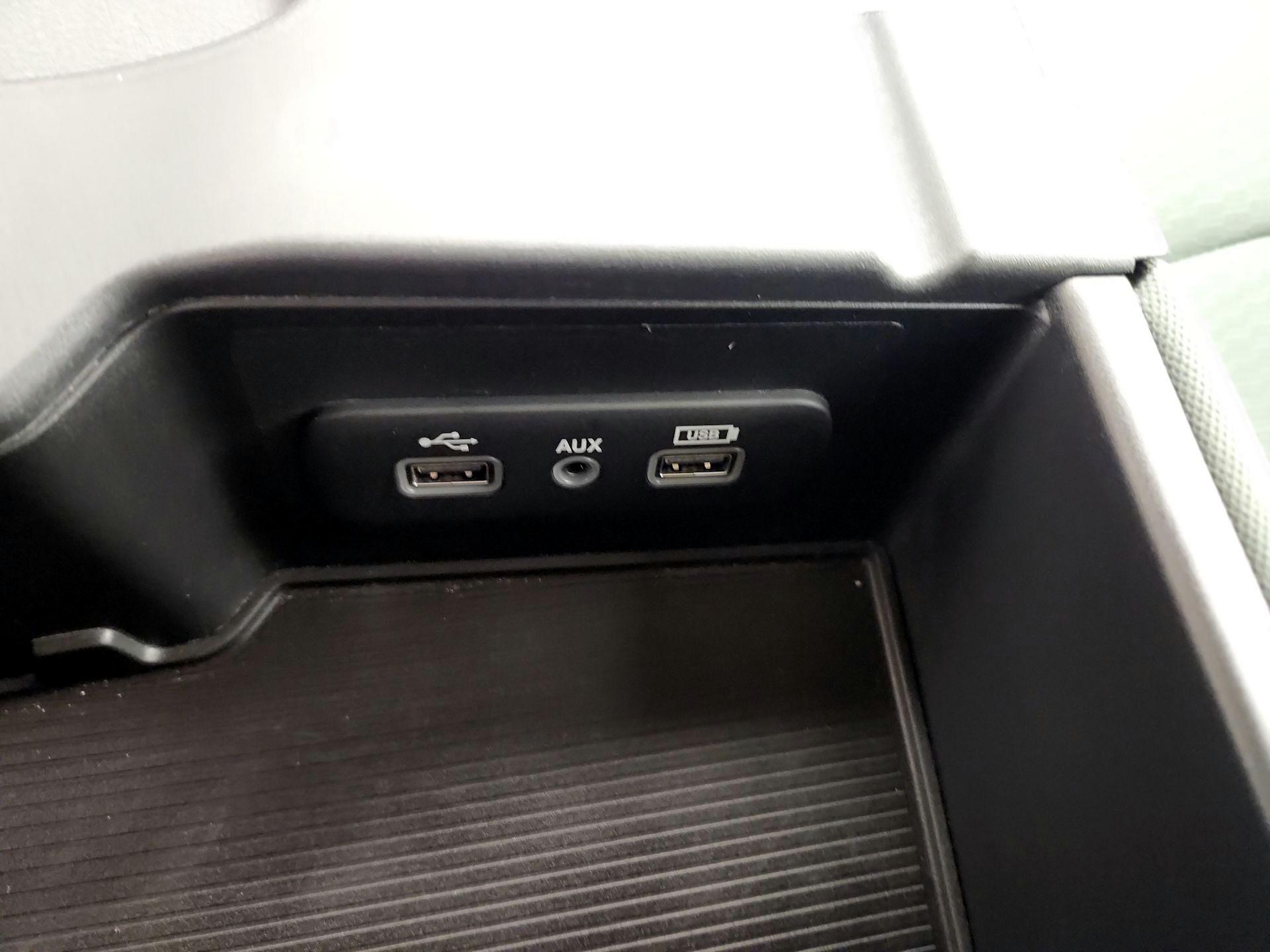 Thumbnail: 2020 RAM 1500 Classic - 18