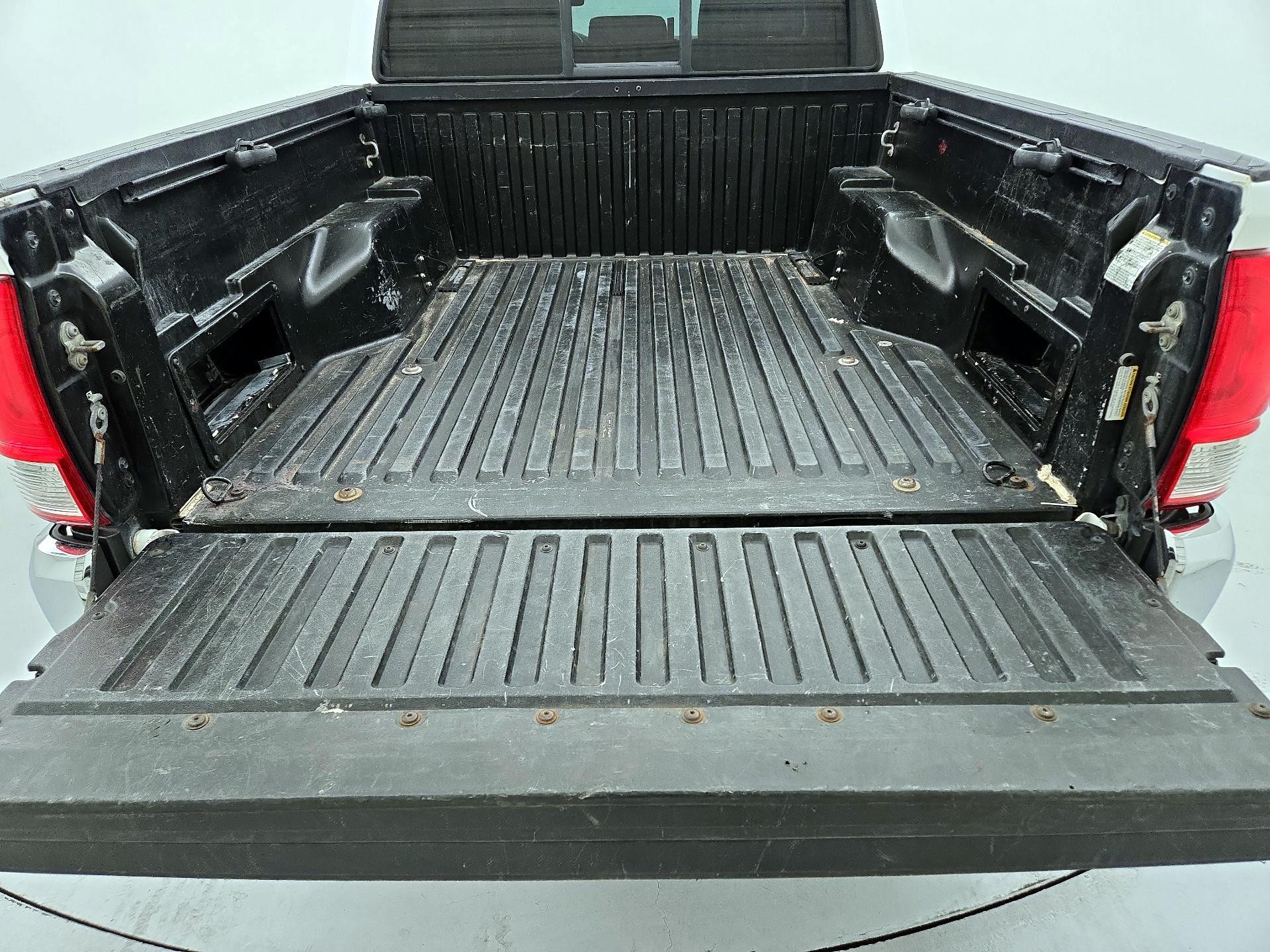 Thumbnail: 2017 Toyota Tacoma - 18