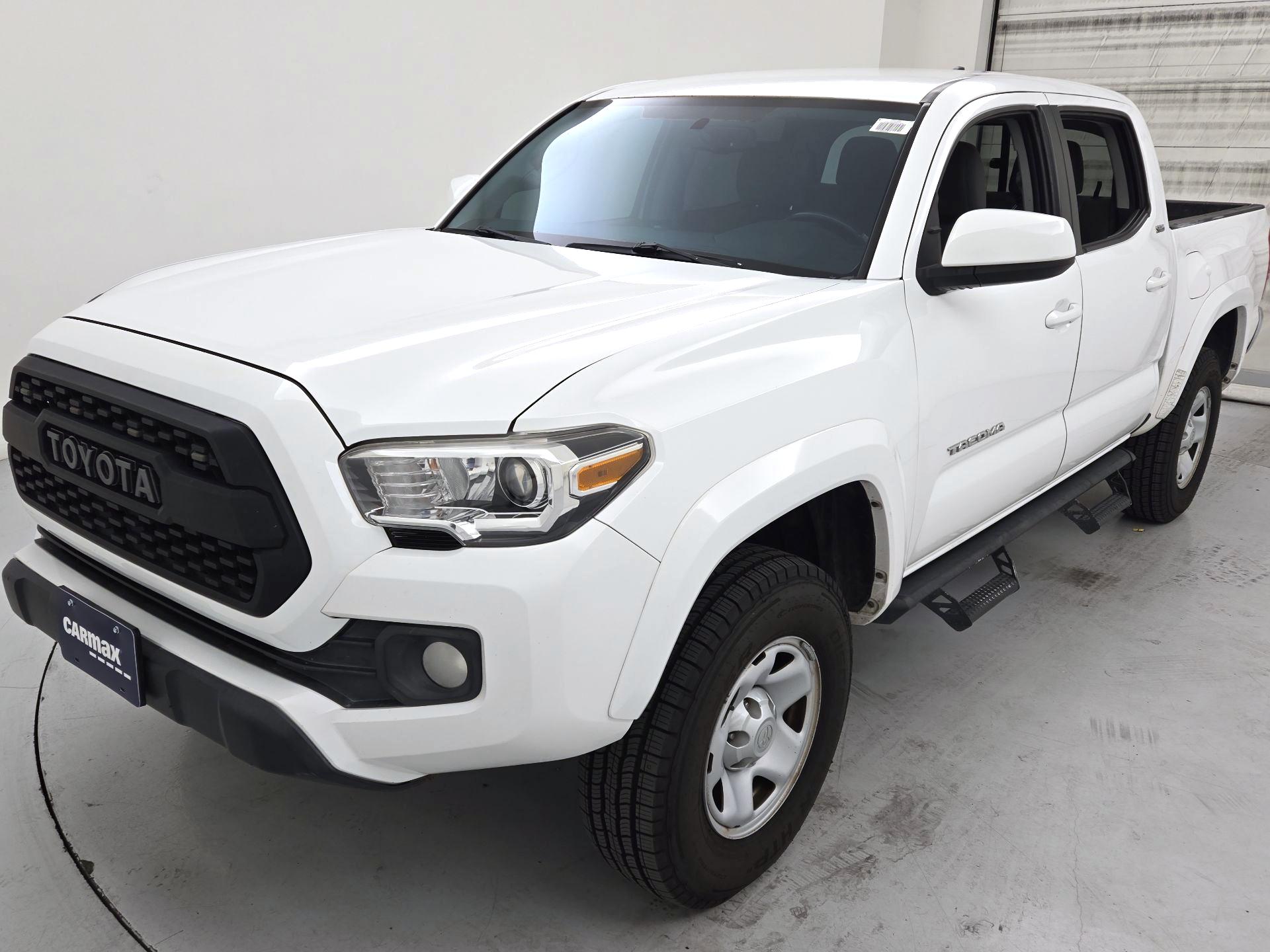 Thumbnail: 2017 Toyota Tacoma - 3