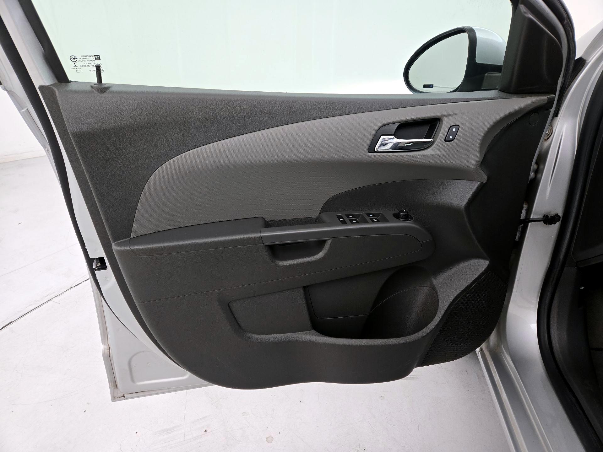 Thumbnail: 2015 Chevrolet Sonic - 10