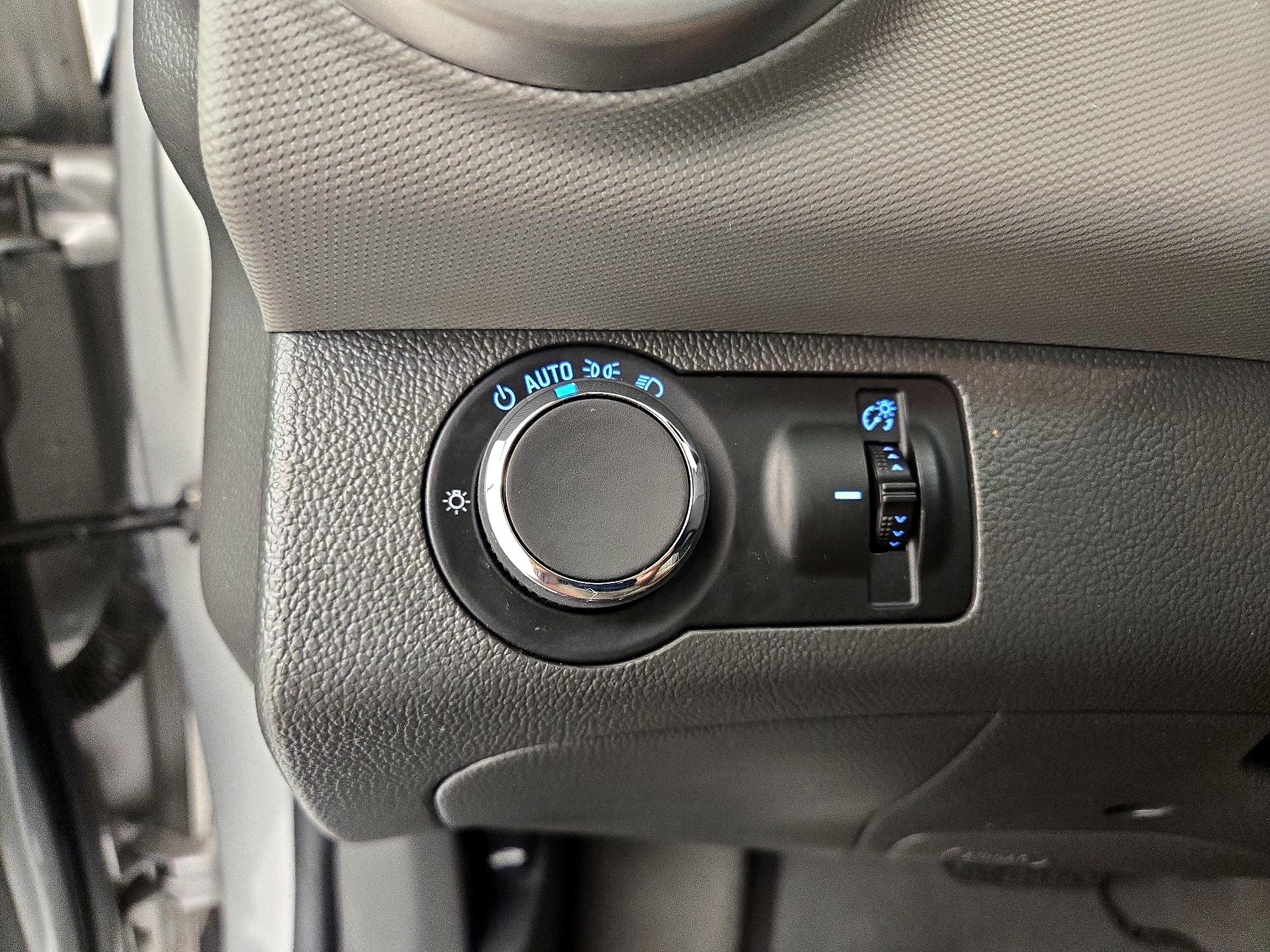 Thumbnail: 2015 Chevrolet Sonic - 11