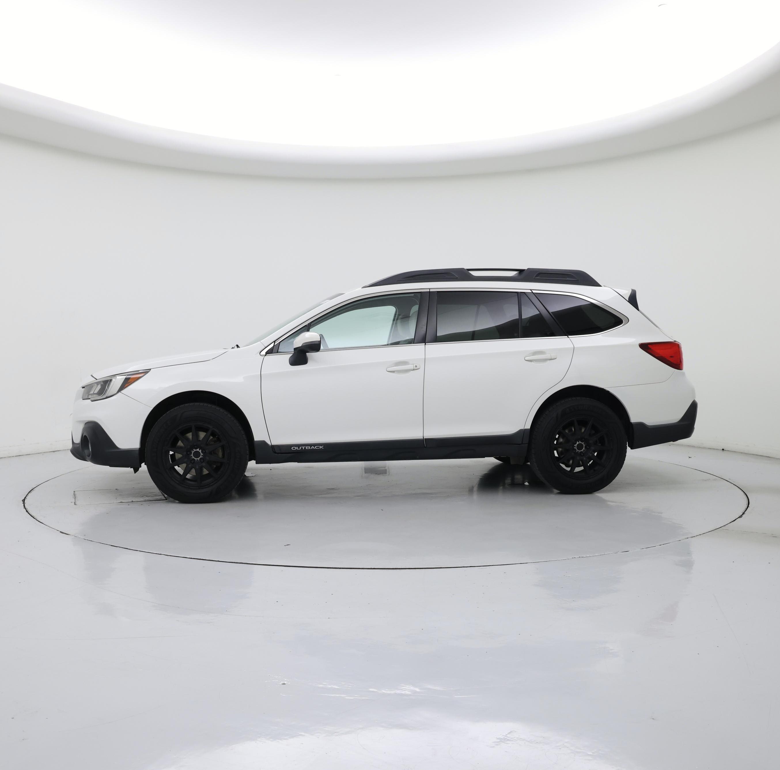 Thumbnail: 2018 Subaru Outback - 3