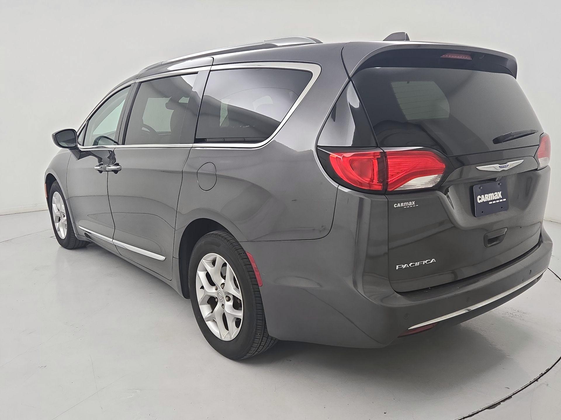 Thumbnail: 2018 Chrysler Pacifica - 1