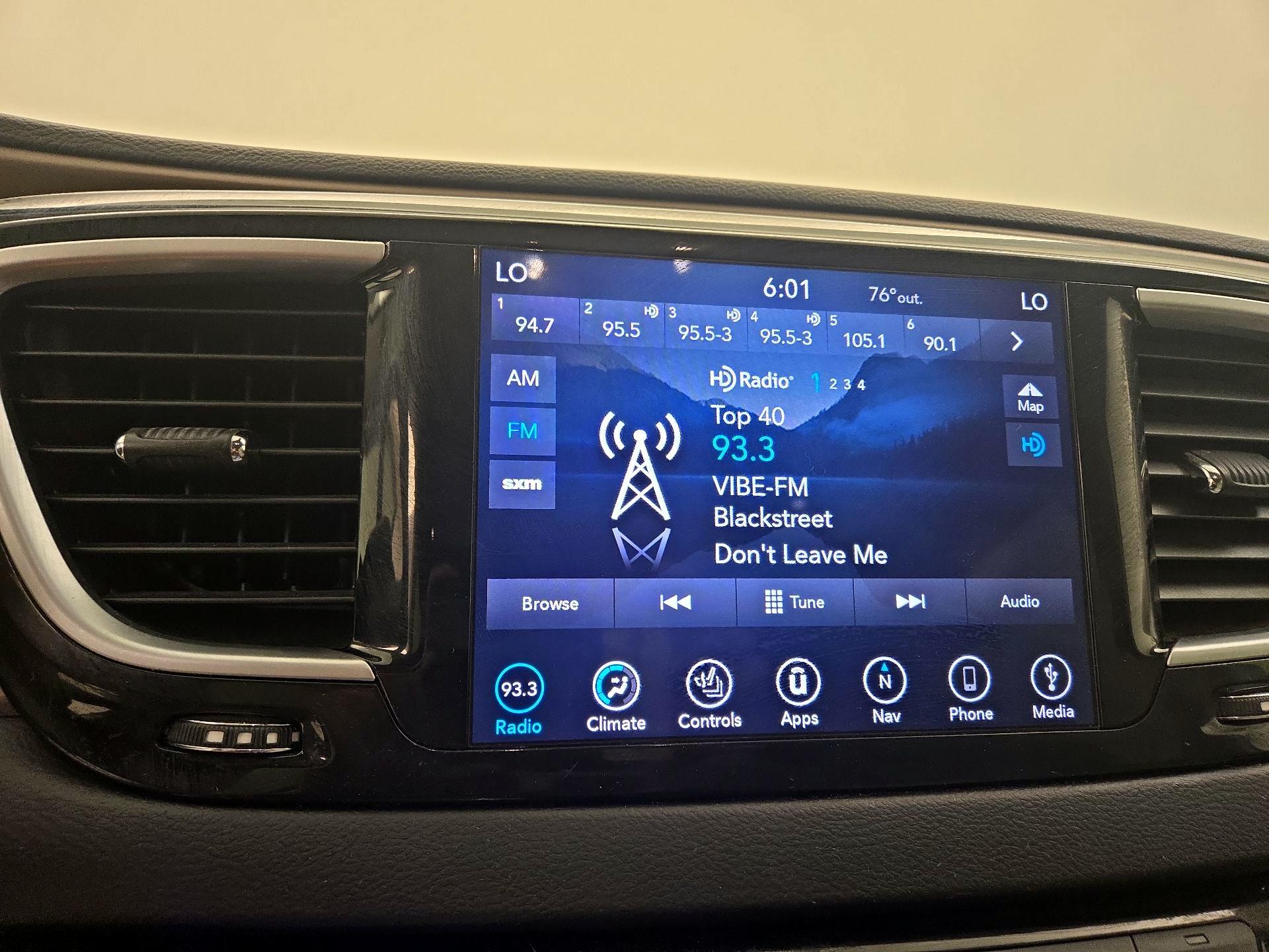 Thumbnail: 2018 Chrysler Pacifica - 14