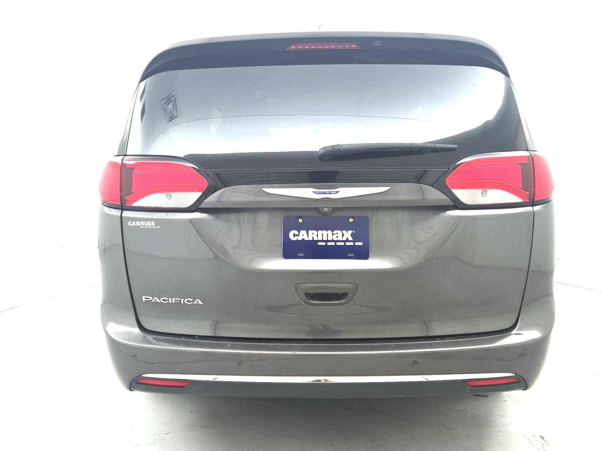 Thumbnail: 2018 Chrysler Pacifica - 6