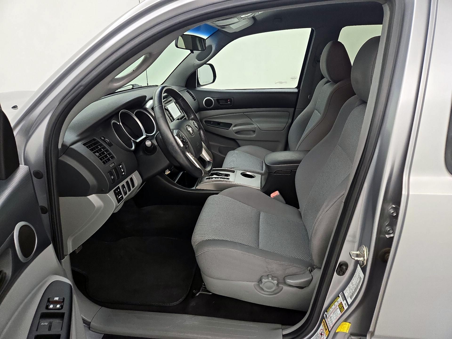 Thumbnail: 2015 Toyota Tacoma - 11