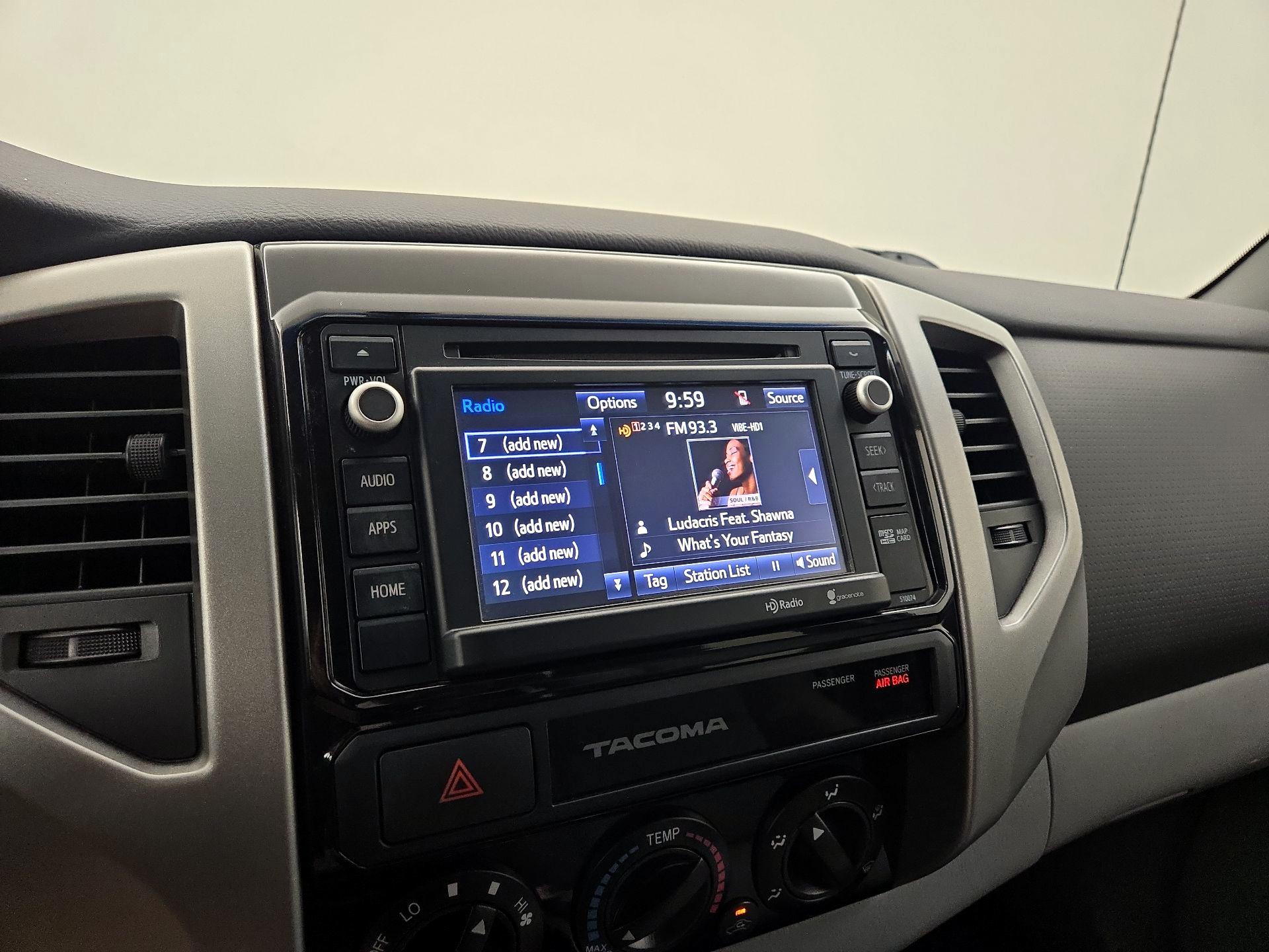 Thumbnail: 2015 Toyota Tacoma - 15