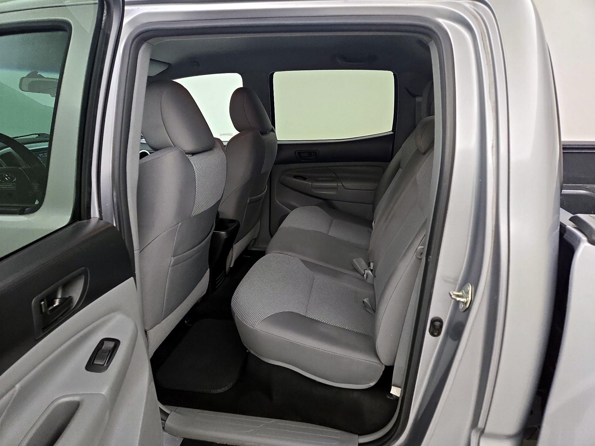 Thumbnail: 2015 Toyota Tacoma - 19