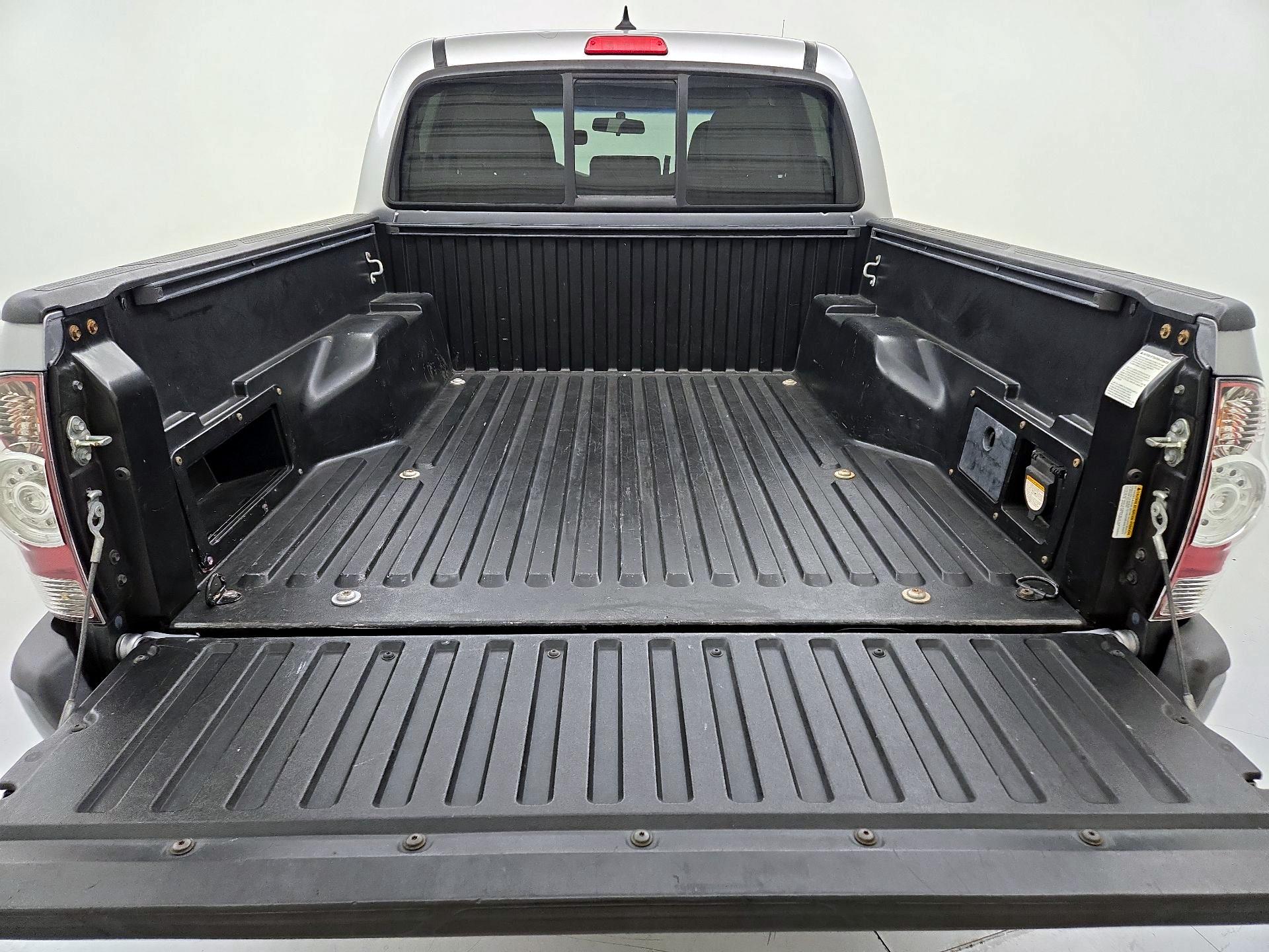 Thumbnail: 2015 Toyota Tacoma - 20