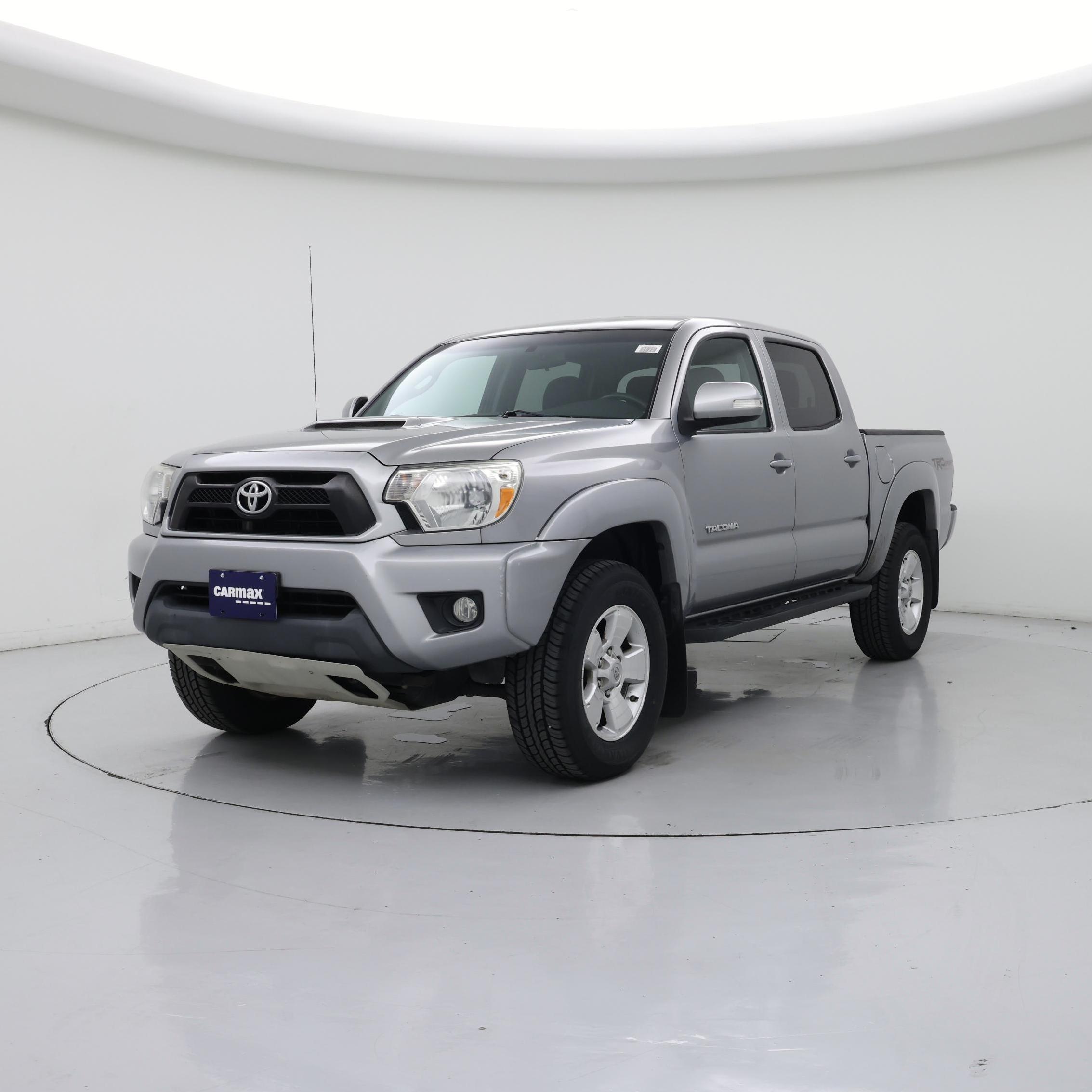 Thumbnail: 2015 Toyota Tacoma - 4