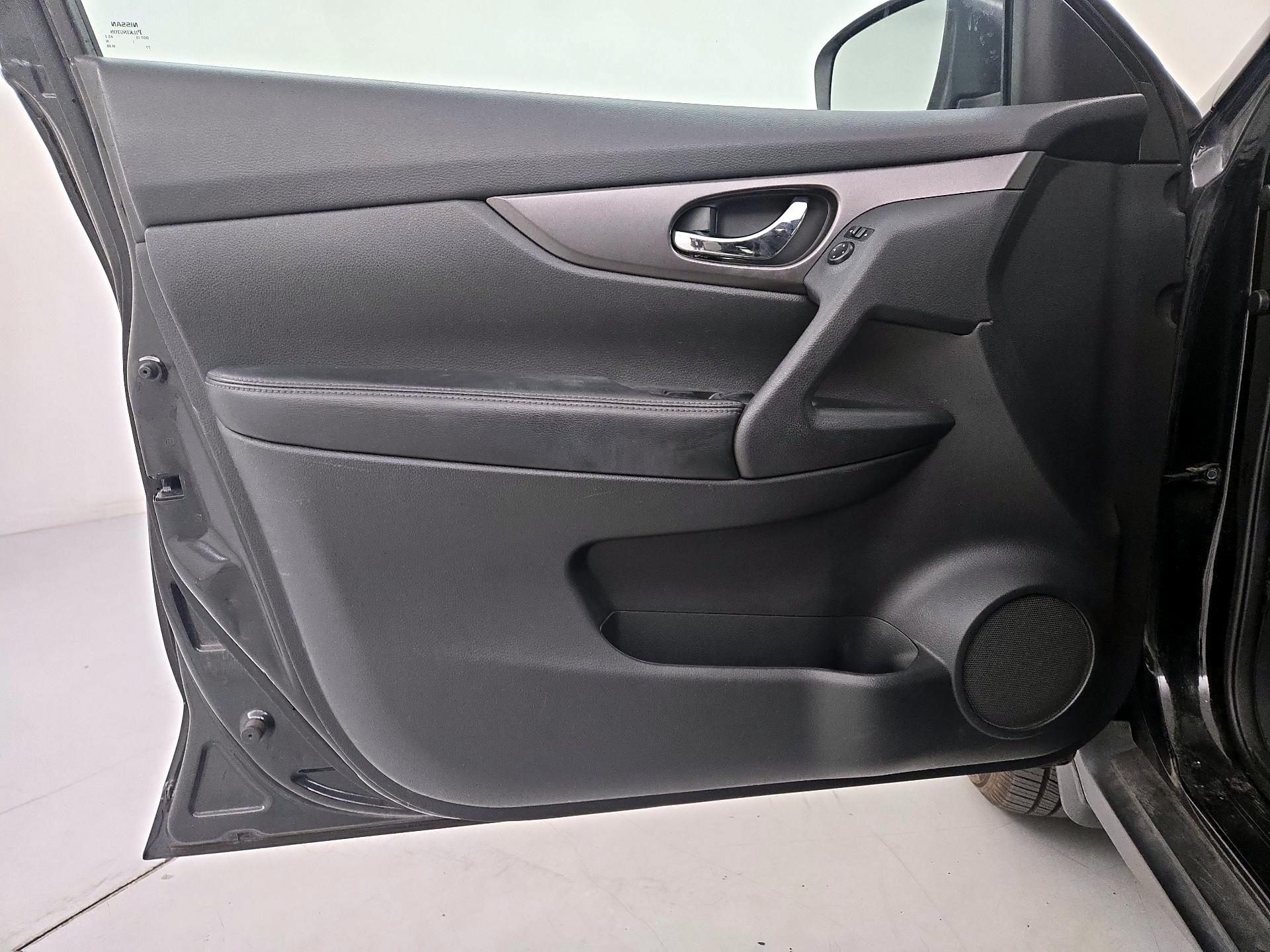 Thumbnail: 2014 Nissan Rogue - 12
