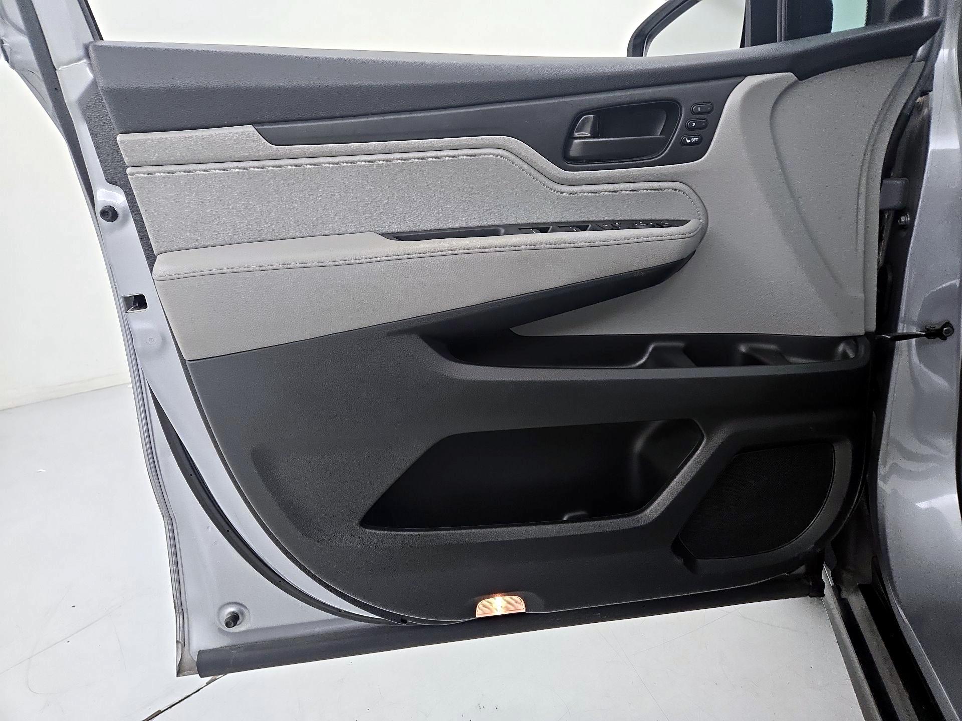 Thumbnail: 2019 Honda Odyssey - 12
