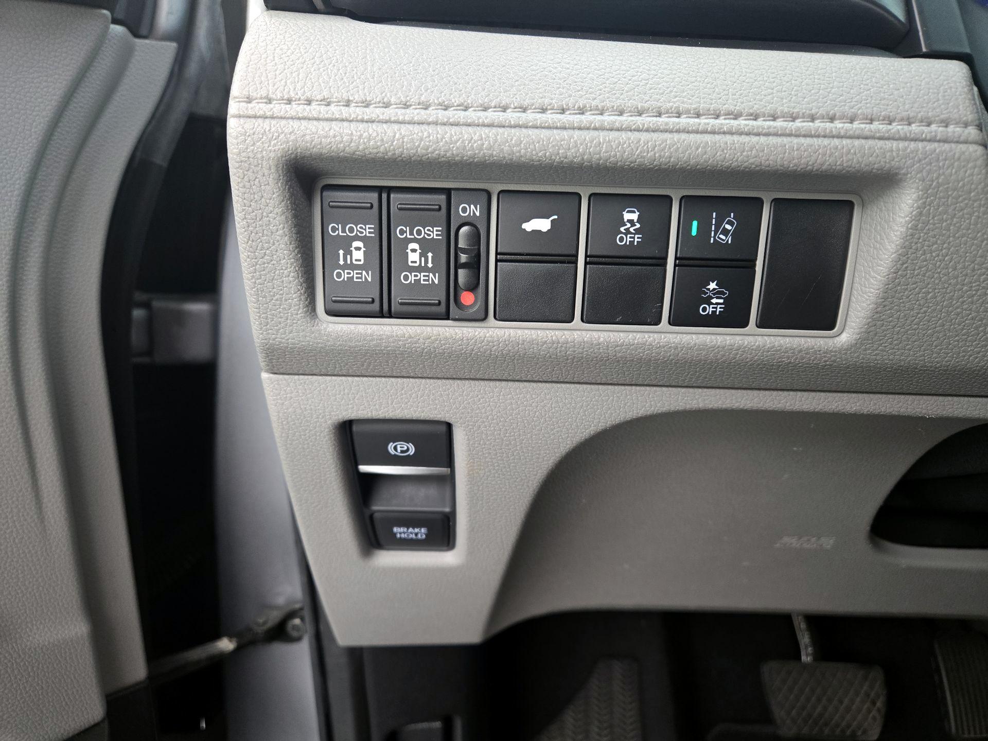 Thumbnail: 2019 Honda Odyssey - 13