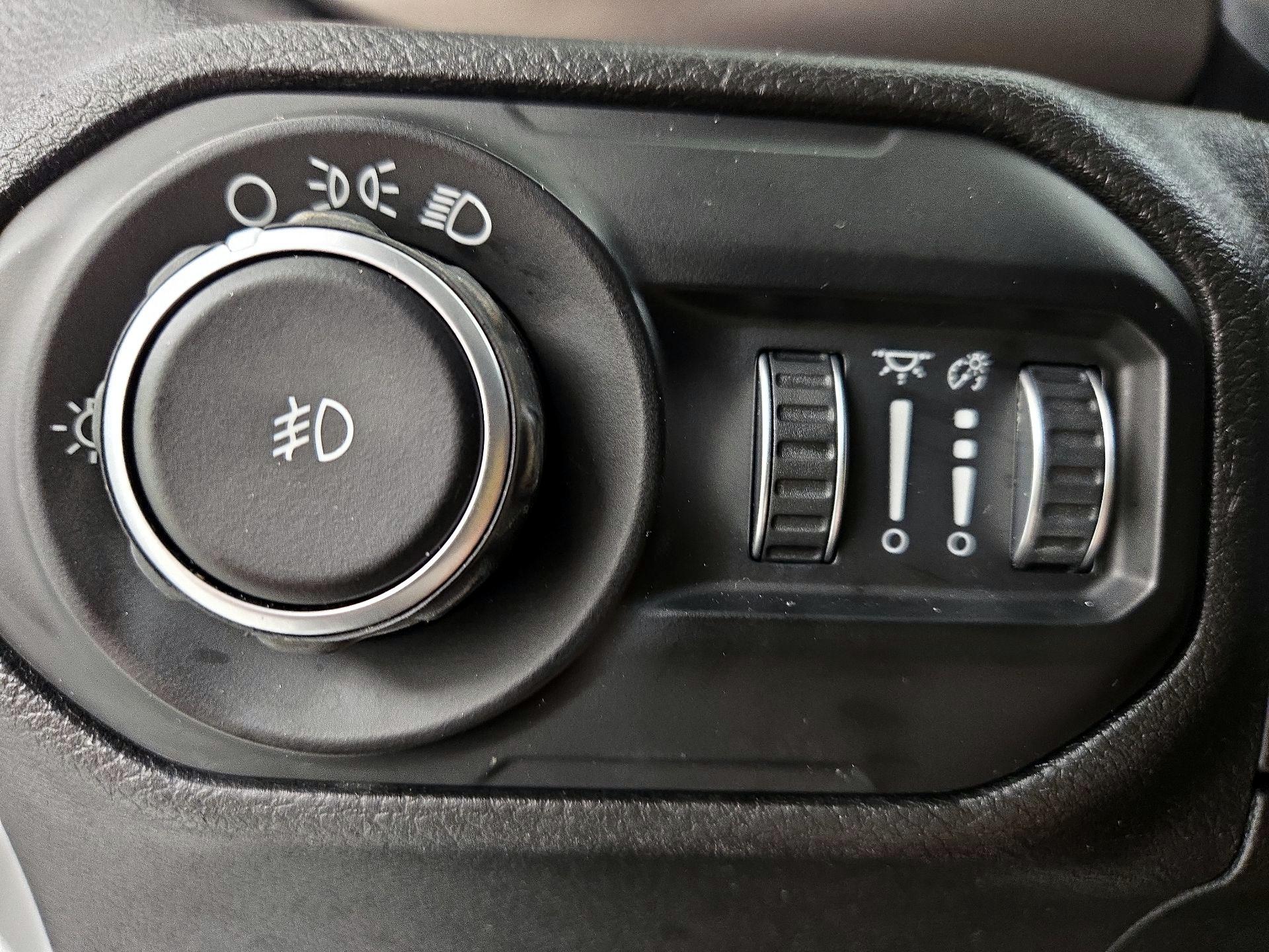 Thumbnail: 2020 Jeep Wrangler - 11