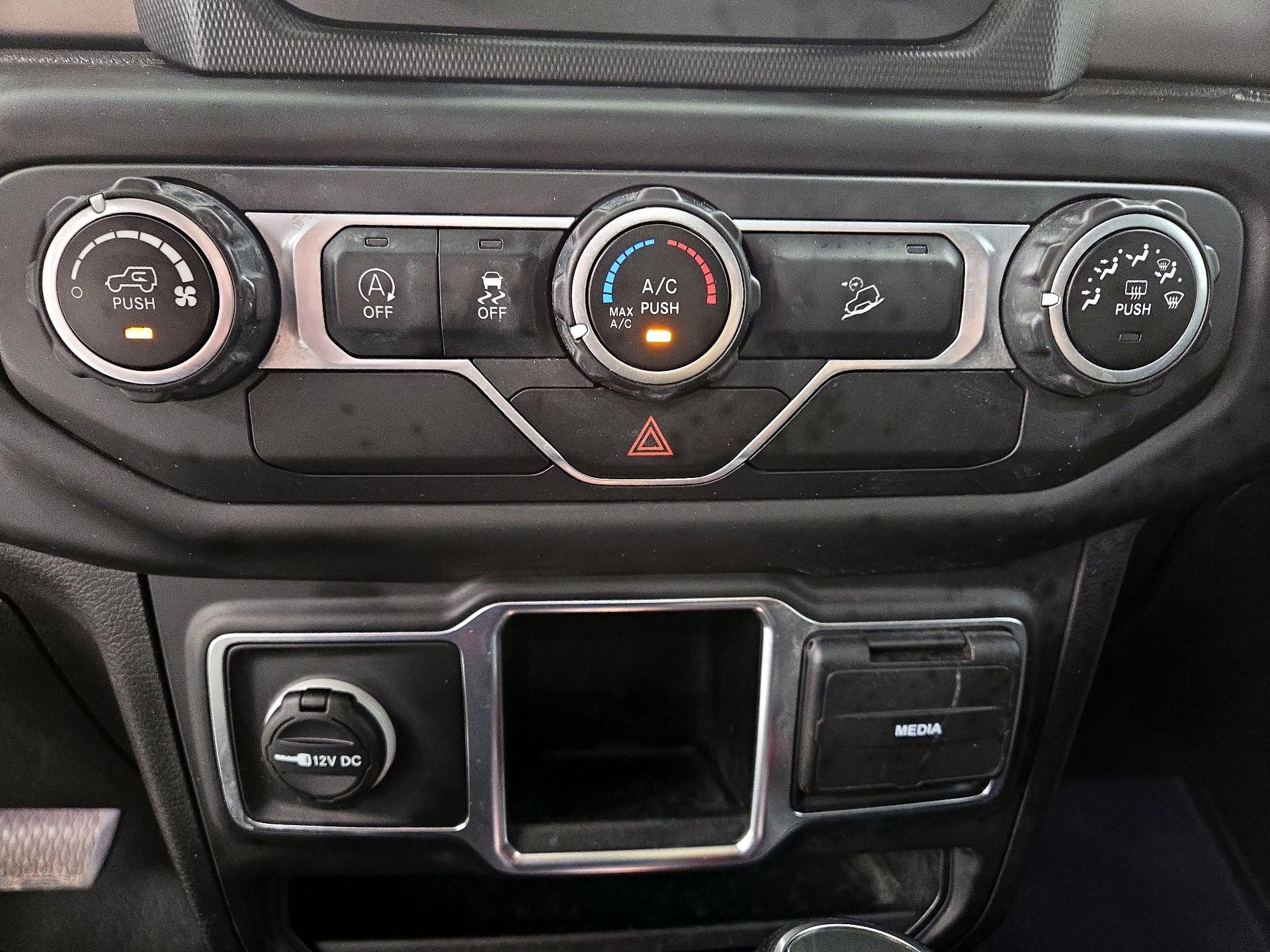 Thumbnail: 2020 Jeep Wrangler - 14