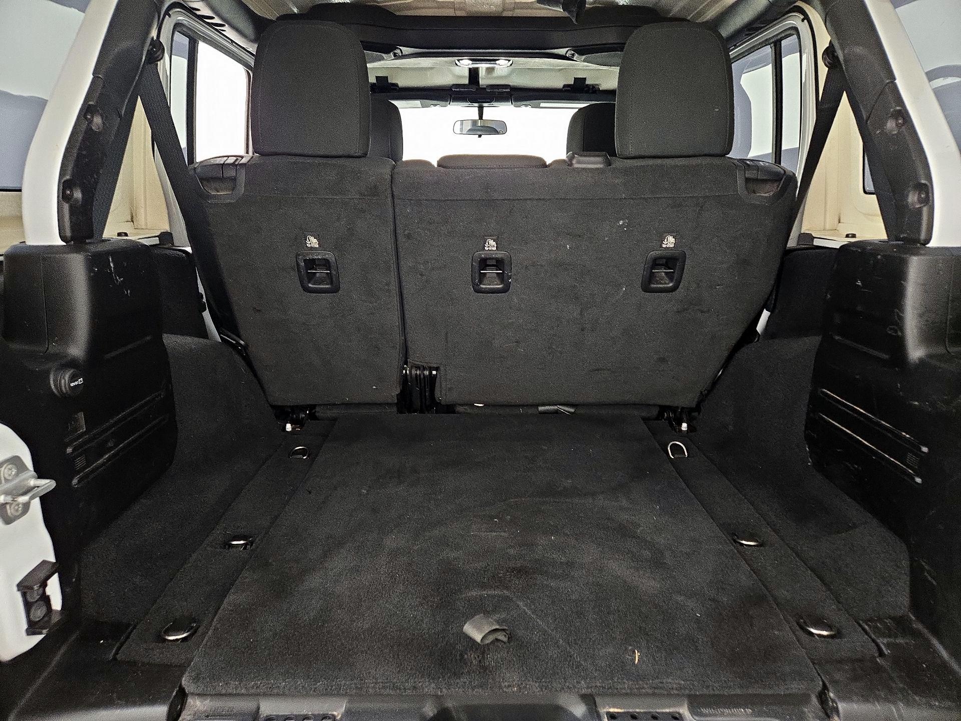 Thumbnail: 2020 Jeep Wrangler - 18