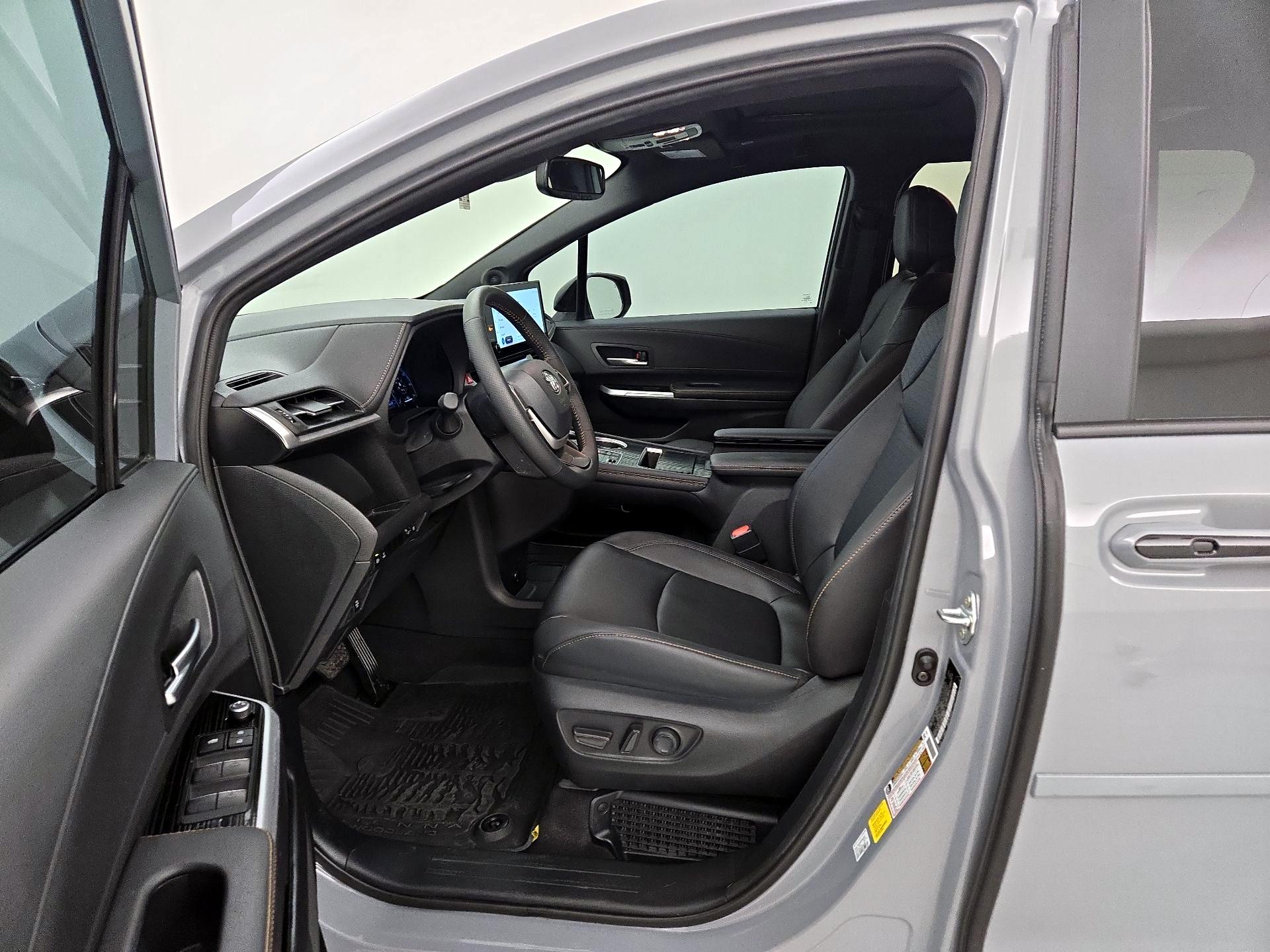 Thumbnail: 2025 Toyota Sienna - 11