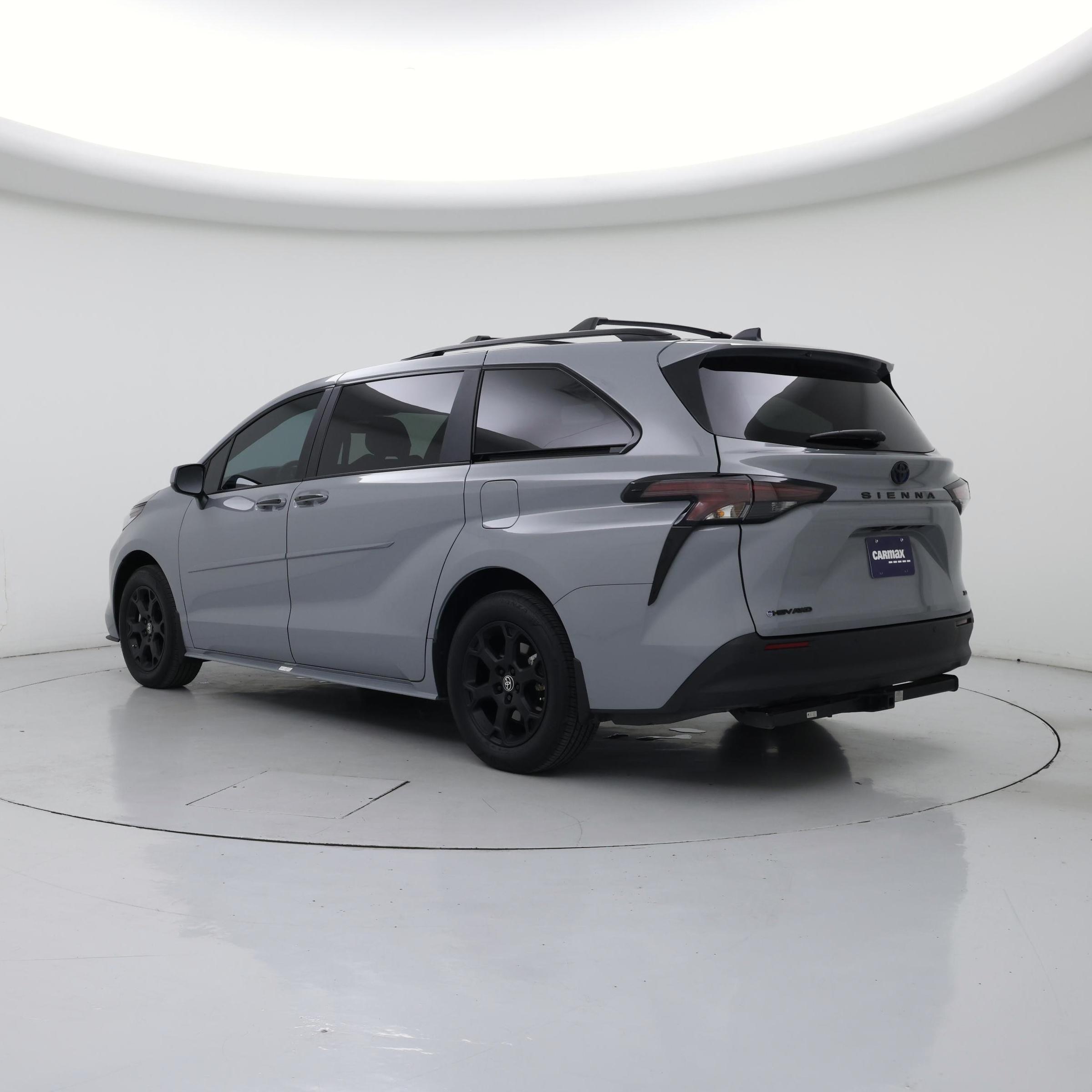 Thumbnail: 2025 Toyota Sienna - 2
