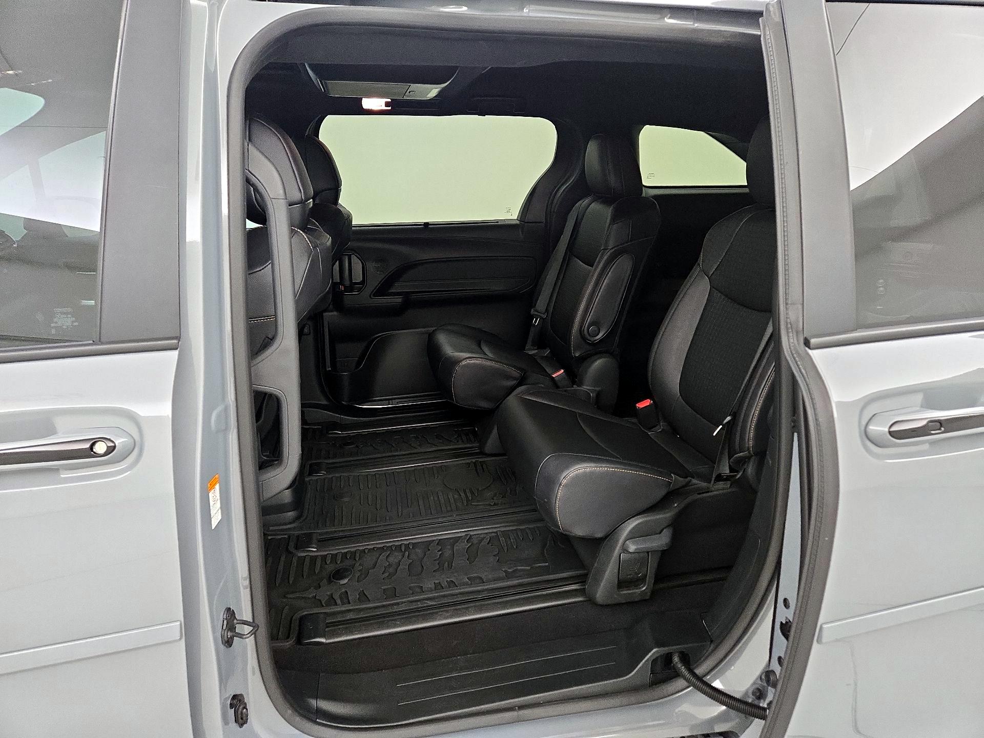Thumbnail: 2025 Toyota Sienna - 20