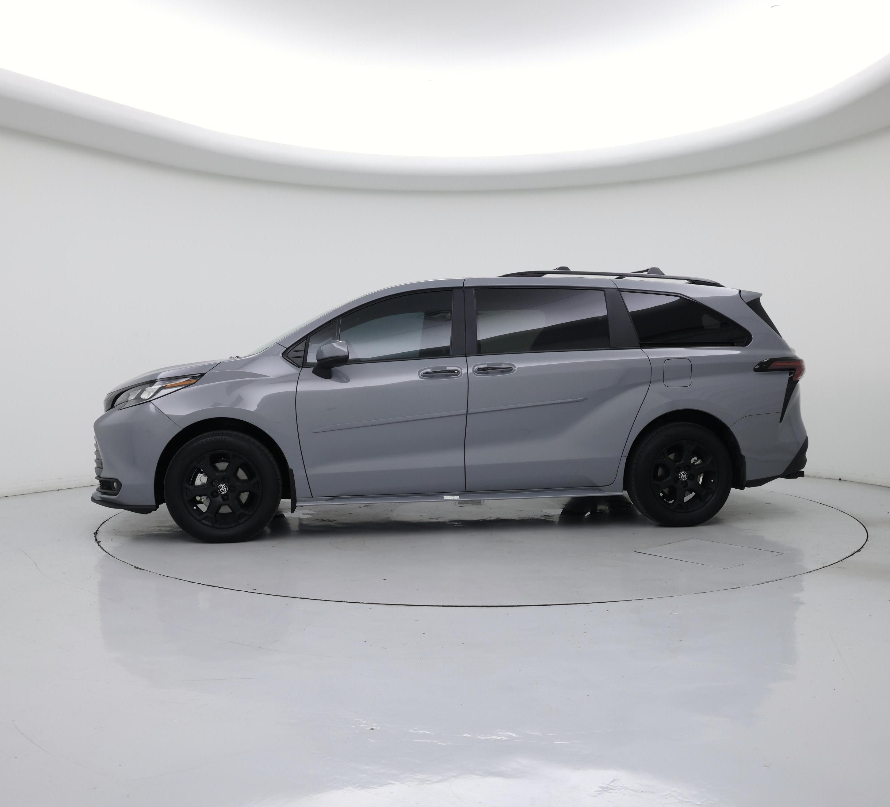 Thumbnail: 2025 Toyota Sienna - 3