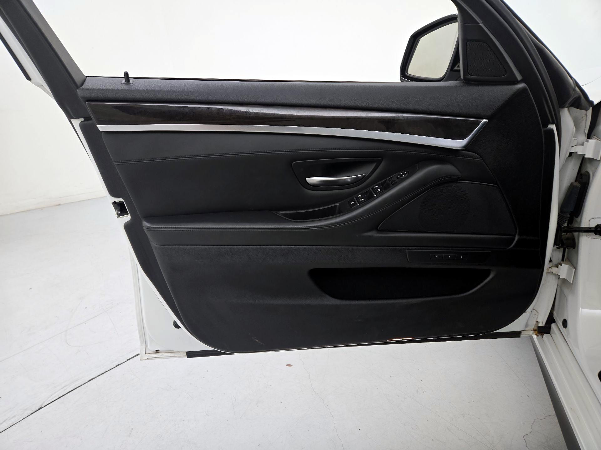 Thumbnail: 2016 BMW 5 Series - 12