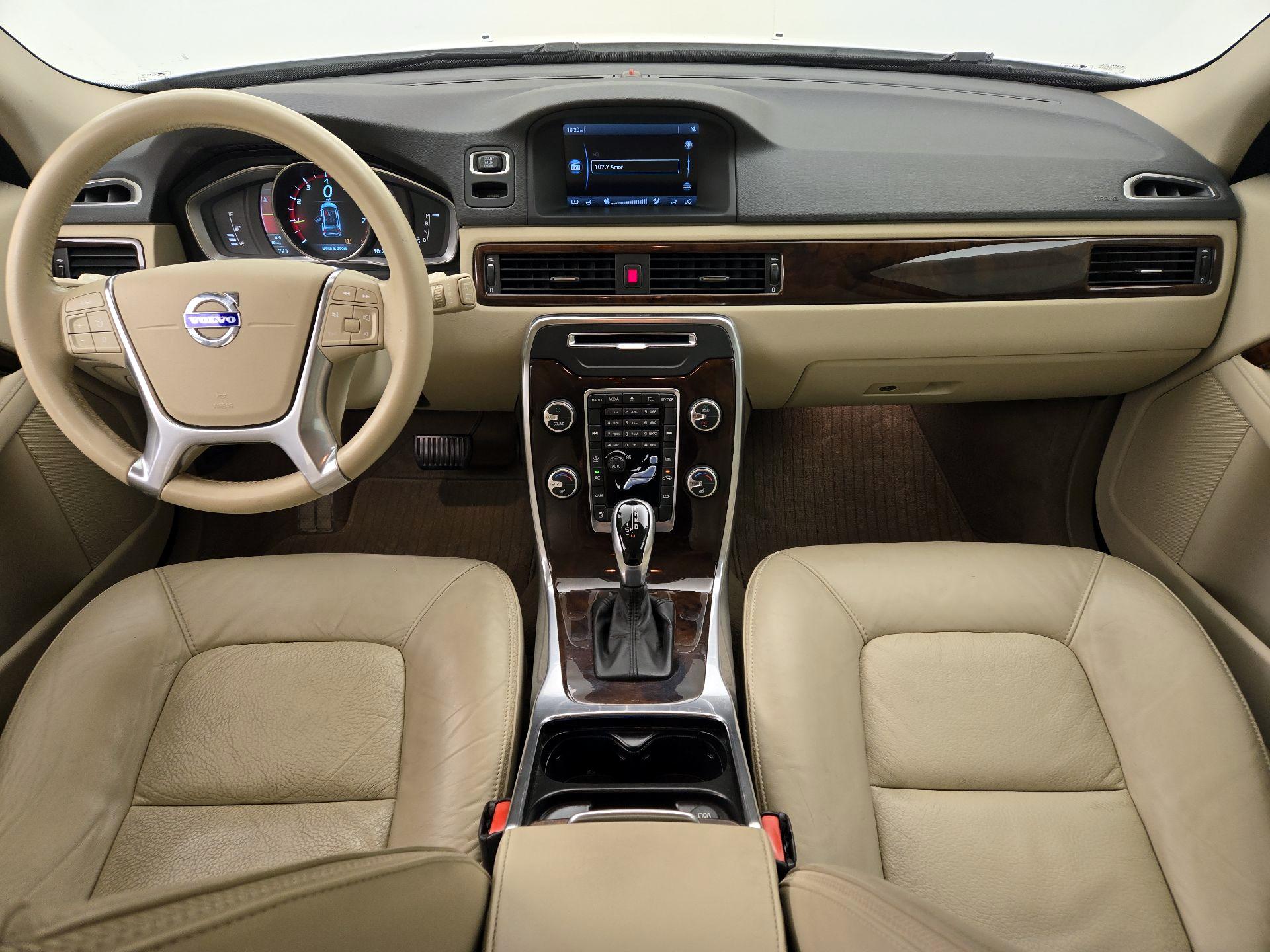 Thumbnail: 2015 Volvo XC70 - 9