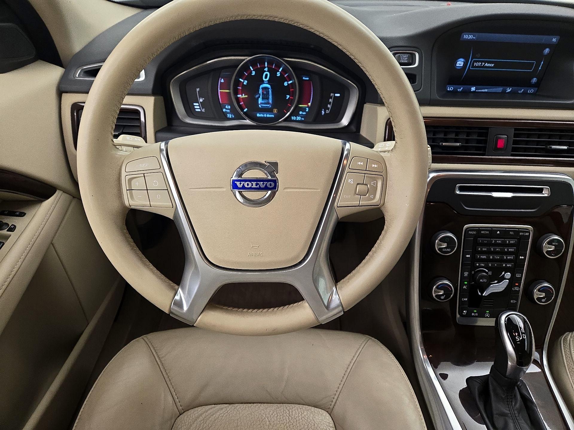 Thumbnail: 2015 Volvo XC70 - 10