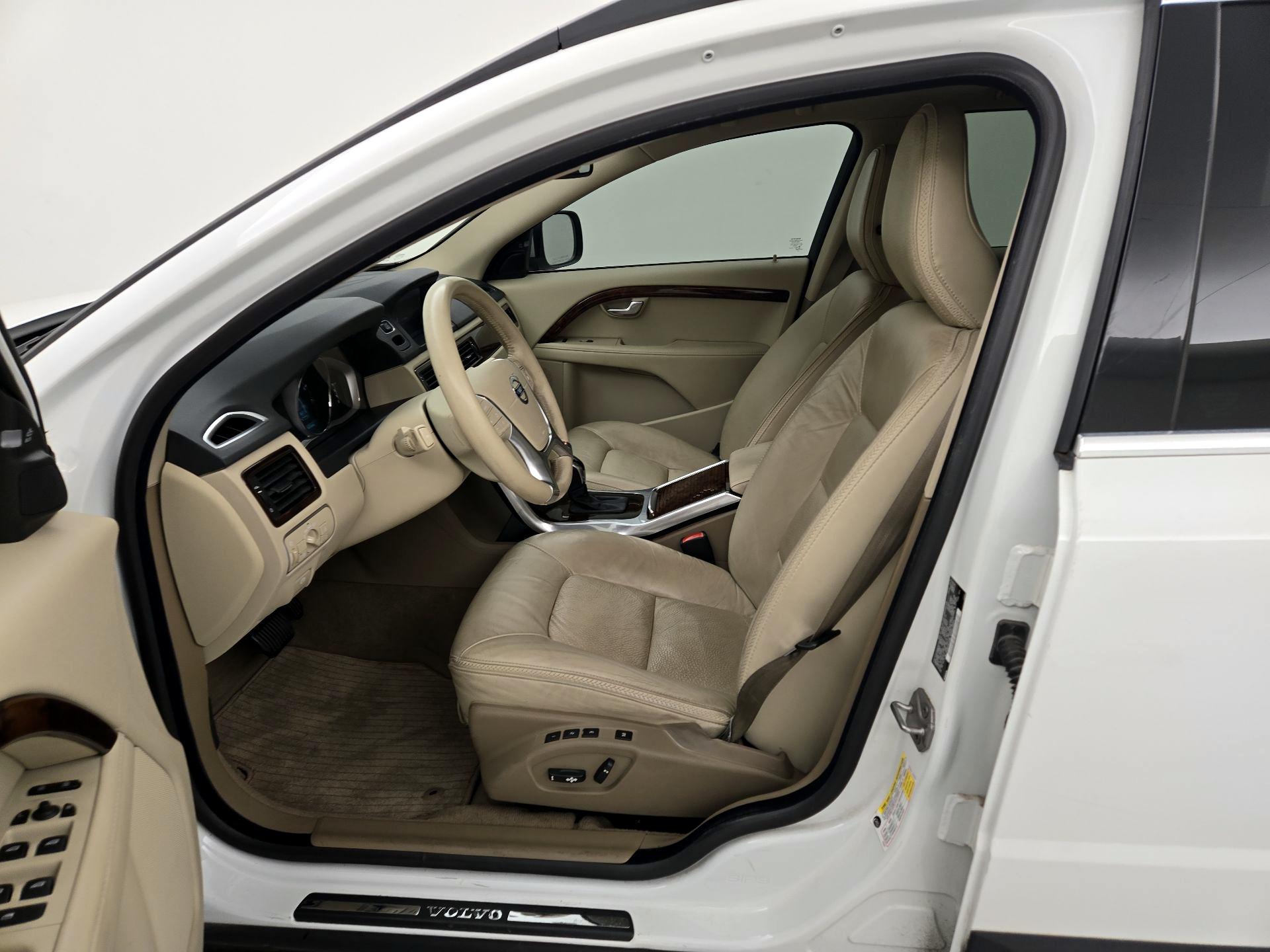 Thumbnail: 2015 Volvo XC70 - 11