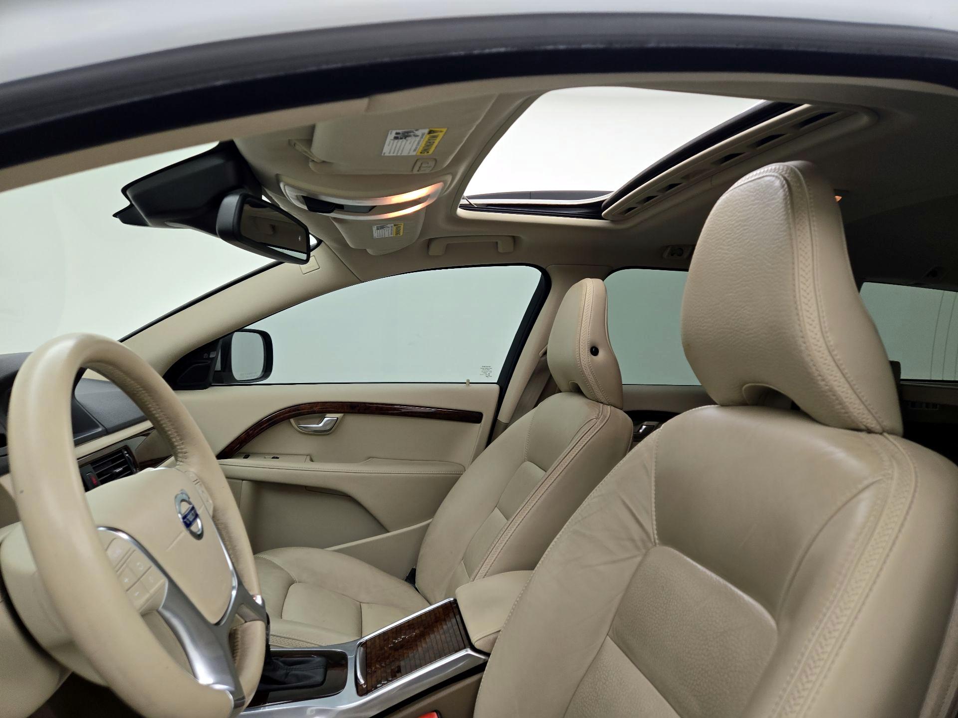 Thumbnail: 2015 Volvo XC70 - 19