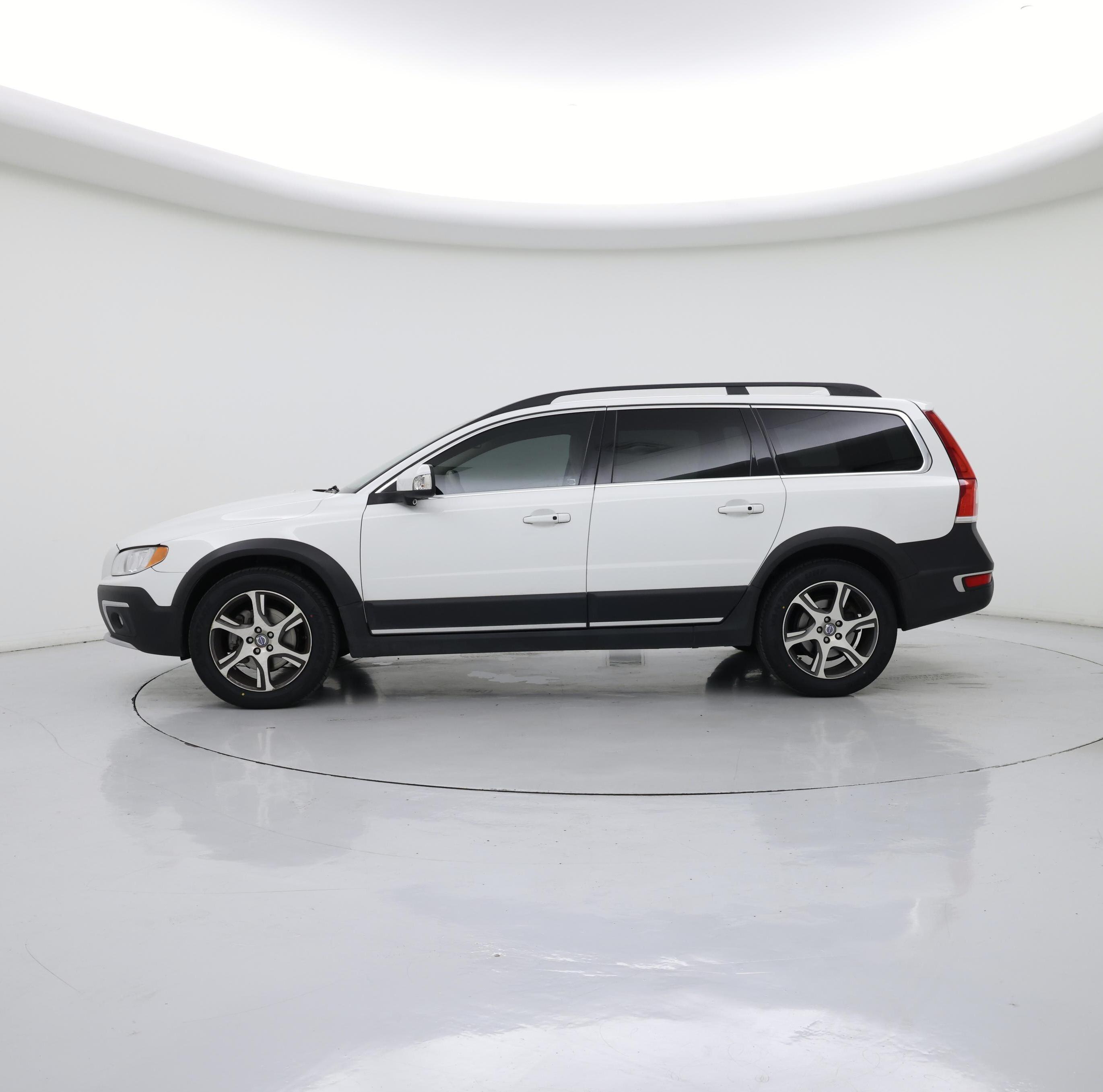 Thumbnail: 2015 Volvo XC70 - 3