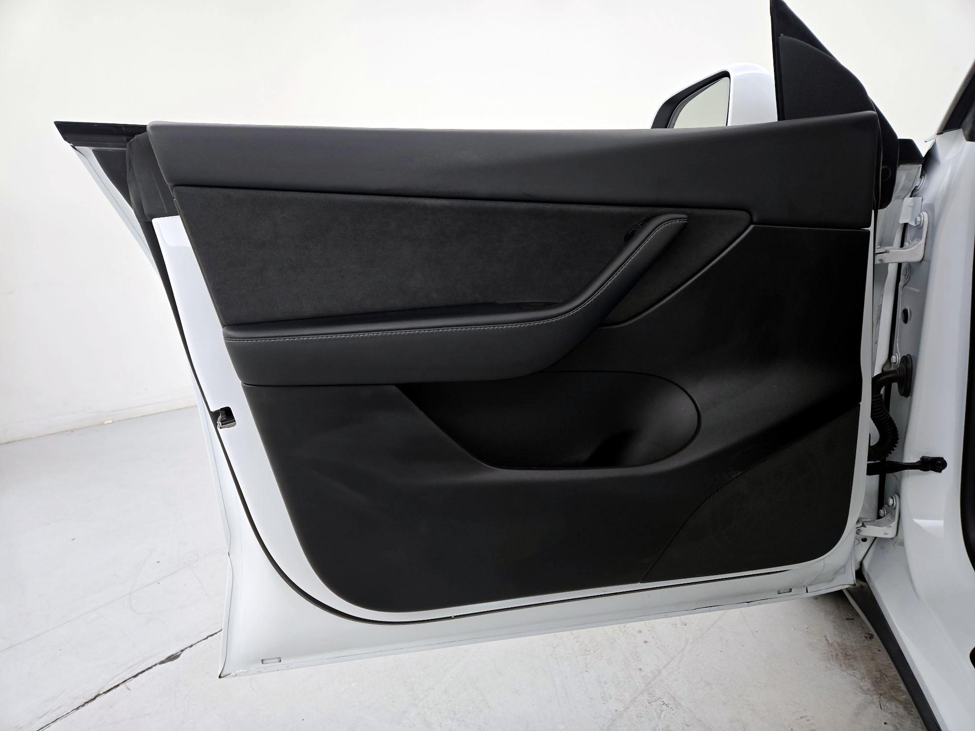 Thumbnail: 2022 Tesla Model Y - 12
