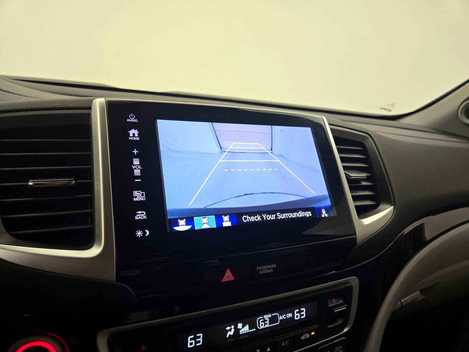 Thumbnail: 2017 Honda Pilot - 15