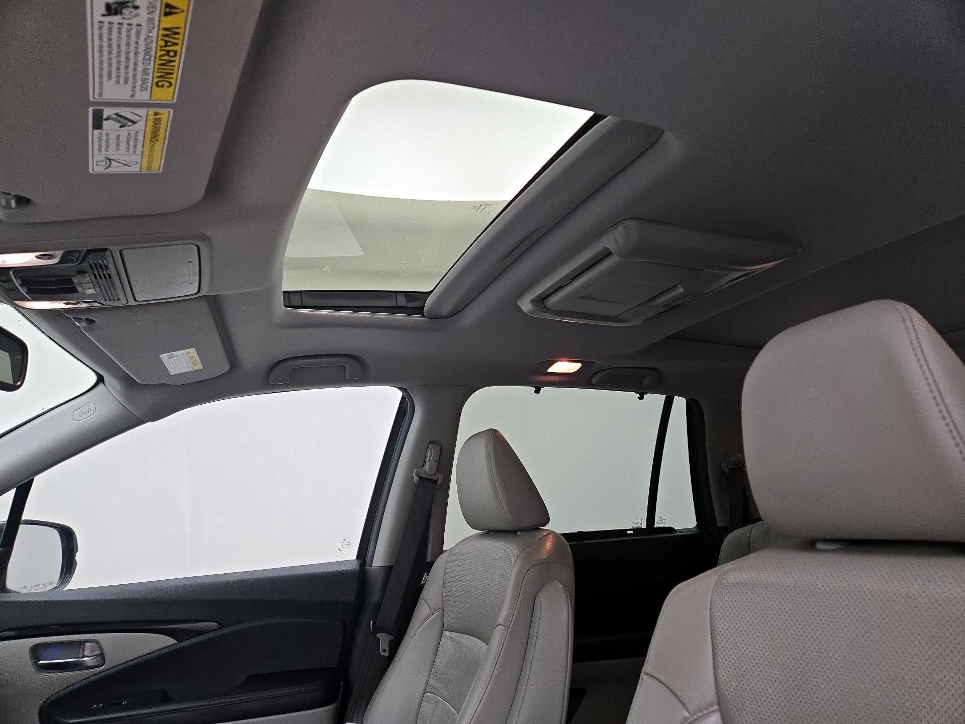 Thumbnail: 2017 Honda Pilot - 20