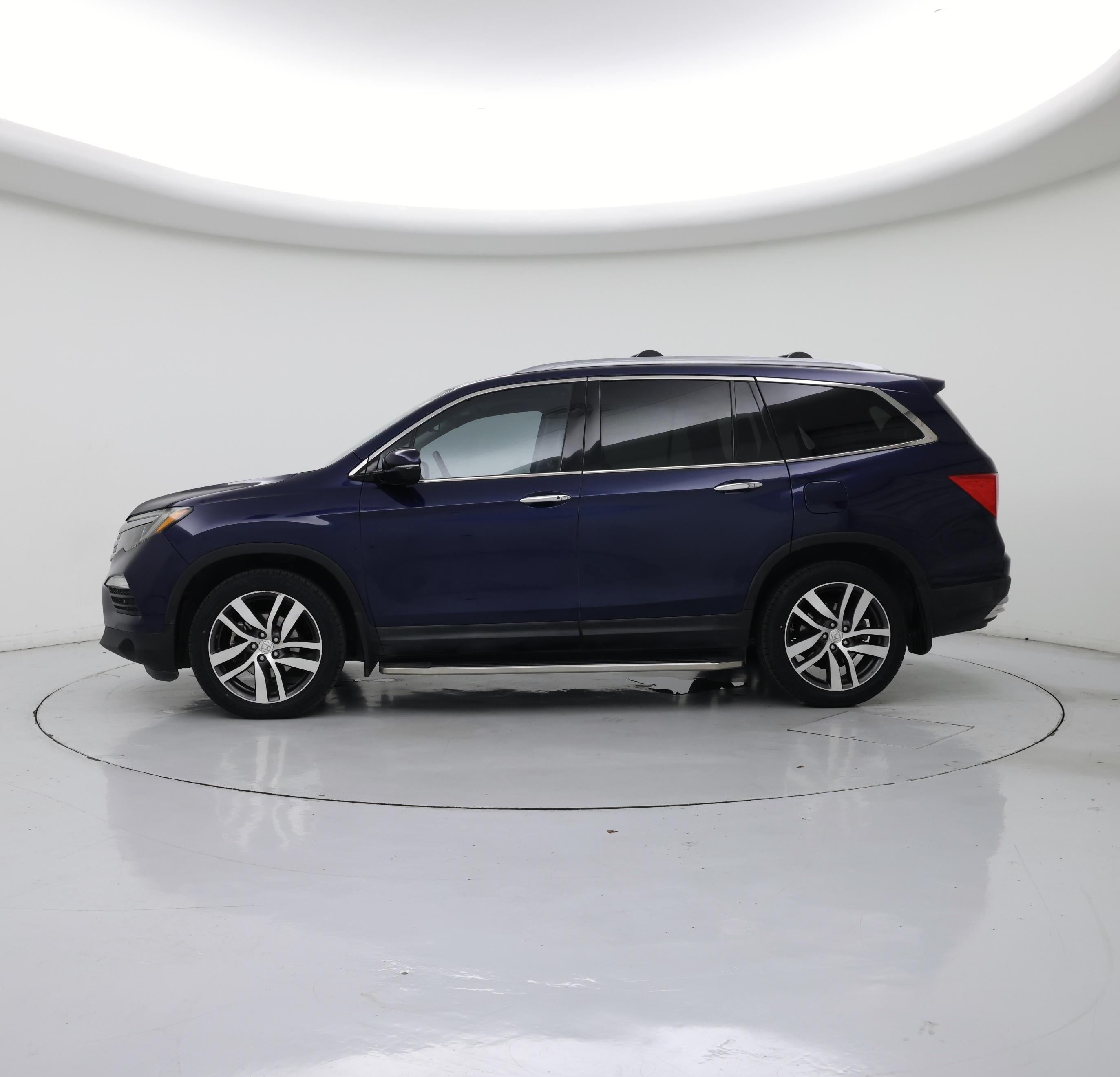 Thumbnail: 2017 Honda Pilot - 3