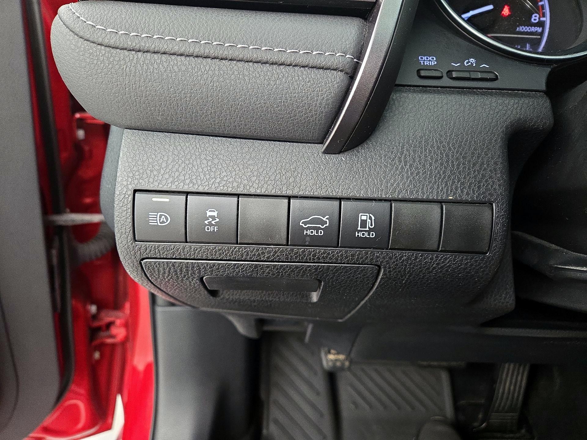 Thumbnail: 2019 Toyota Camry - 13