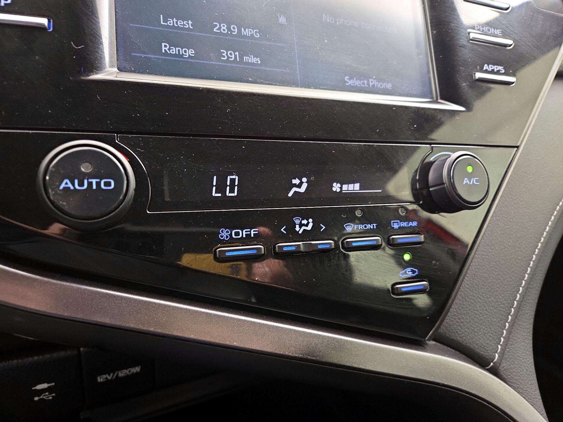 Thumbnail: 2019 Toyota Camry - 16