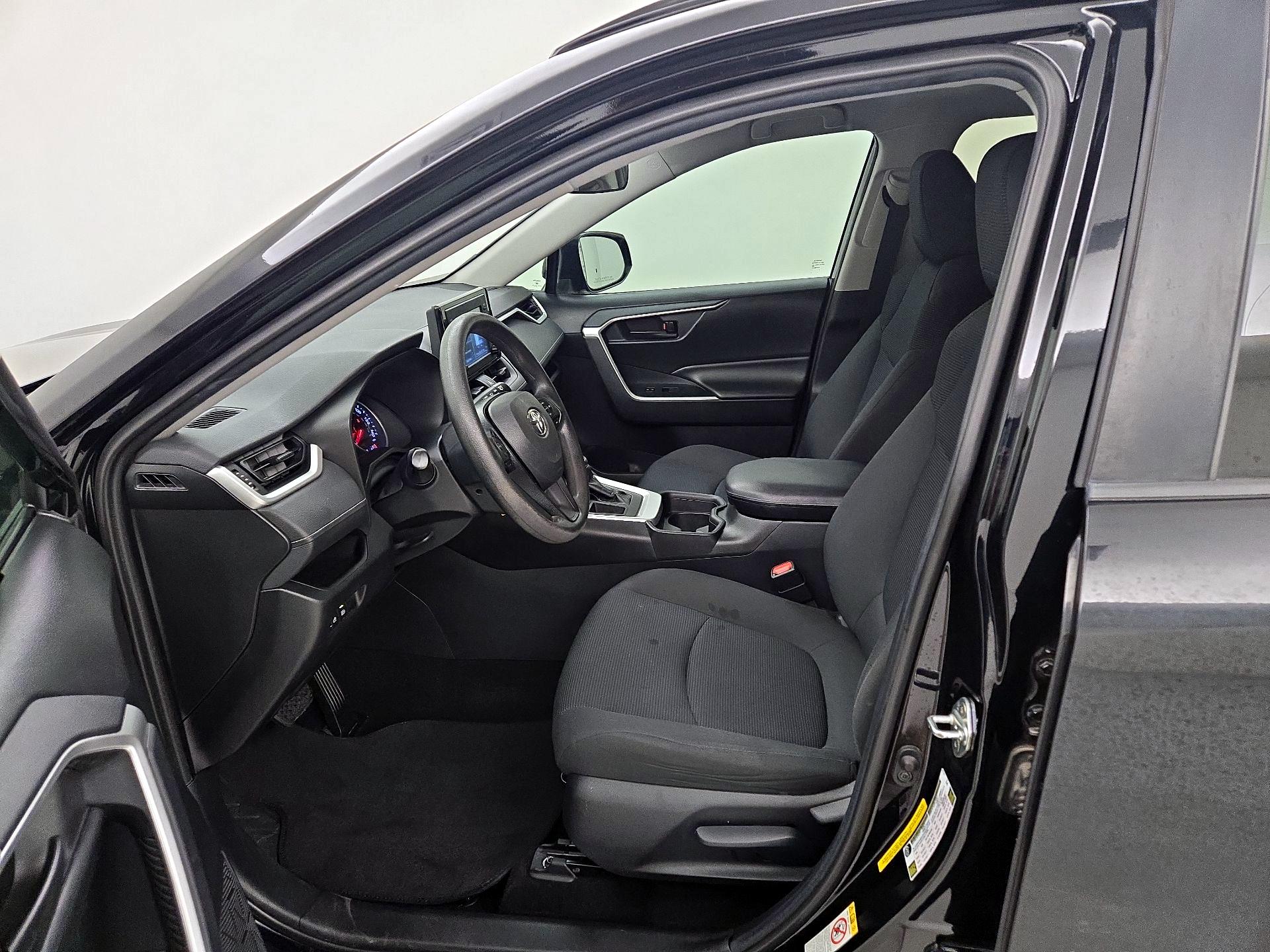 Thumbnail: 2019 Toyota RAV4 - 11