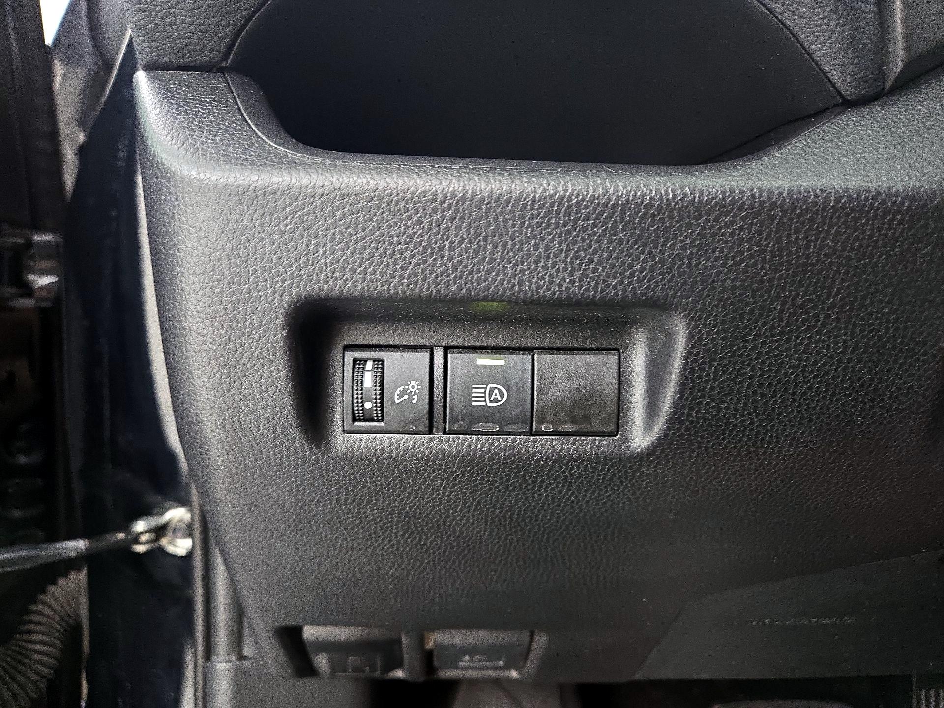 Thumbnail: 2019 Toyota RAV4 - 13