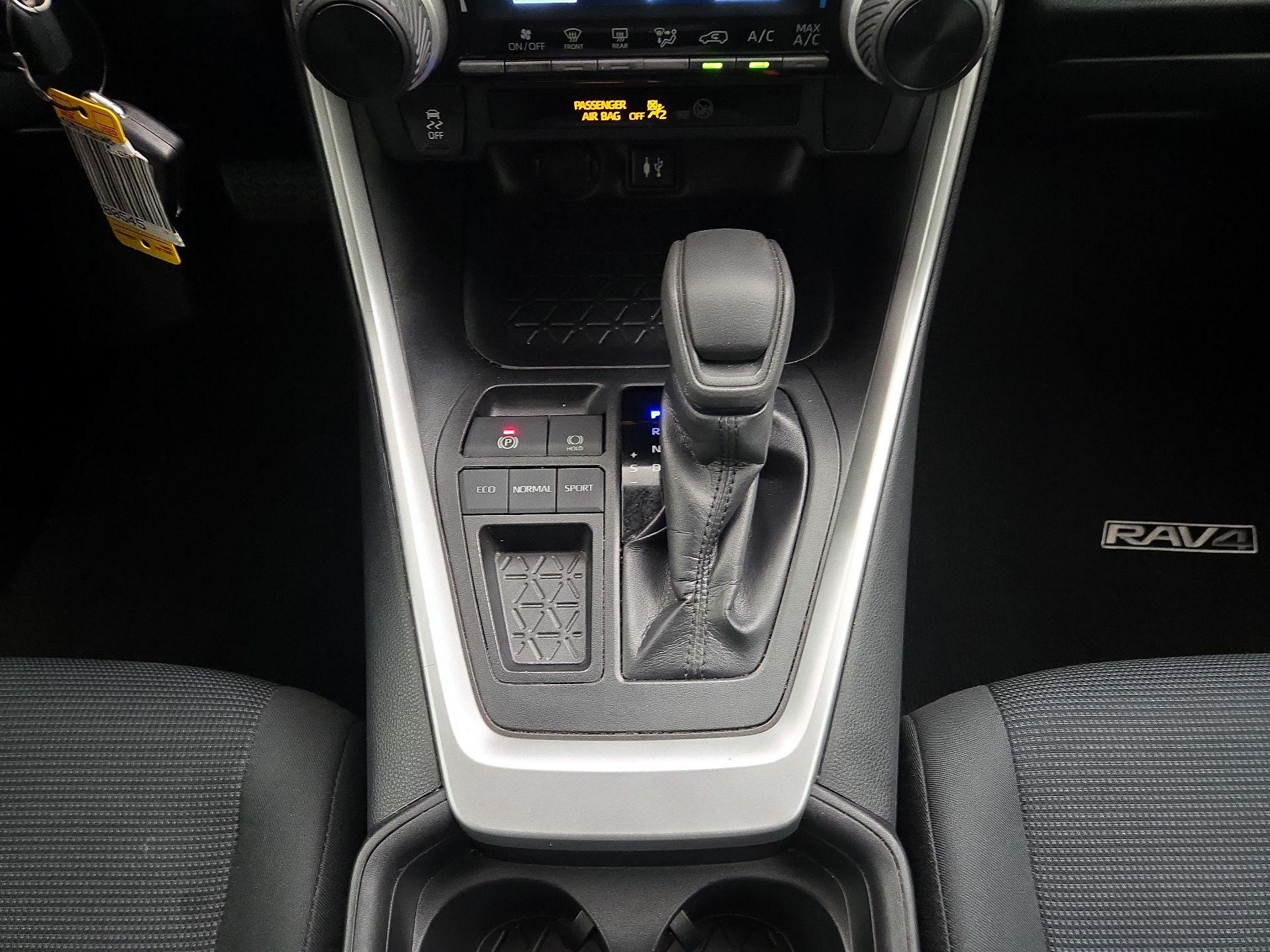 Thumbnail: 2019 Toyota RAV4 - 17