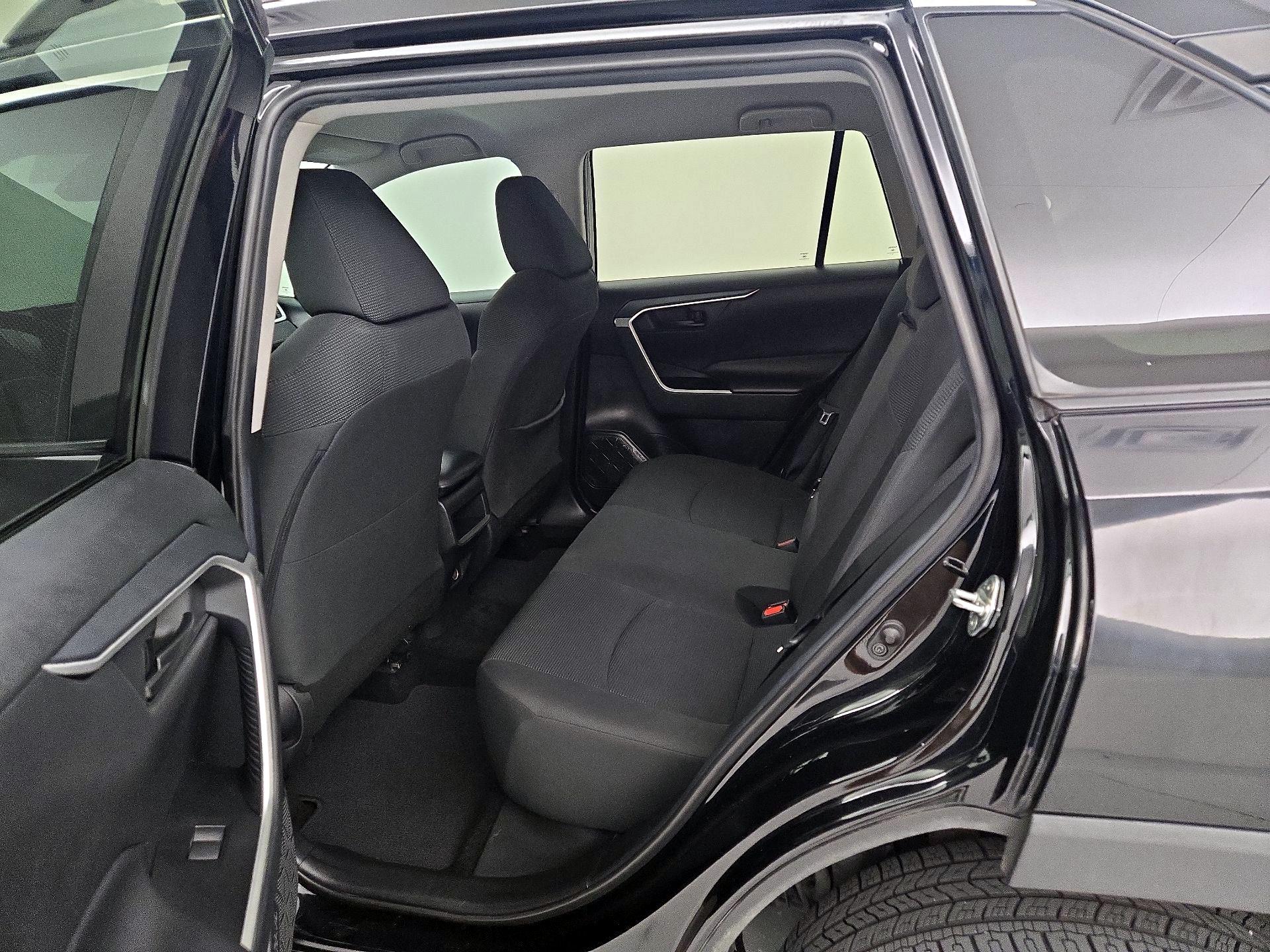 Thumbnail: 2019 Toyota RAV4 - 19