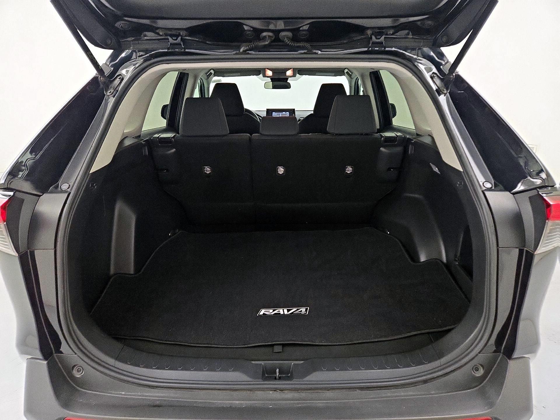 Thumbnail: 2019 Toyota RAV4 - 20
