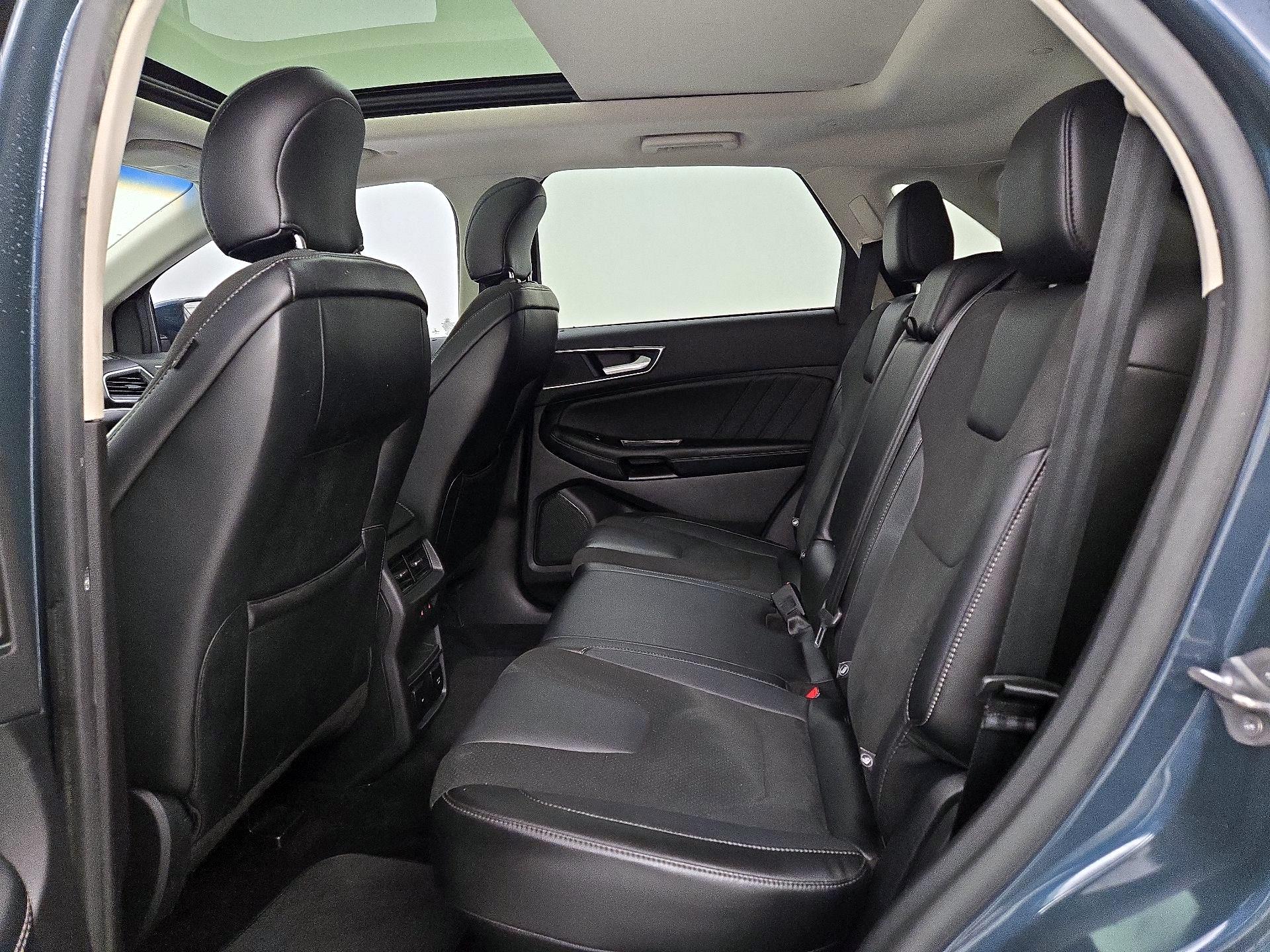 Thumbnail: 2016 Ford Edge - 19