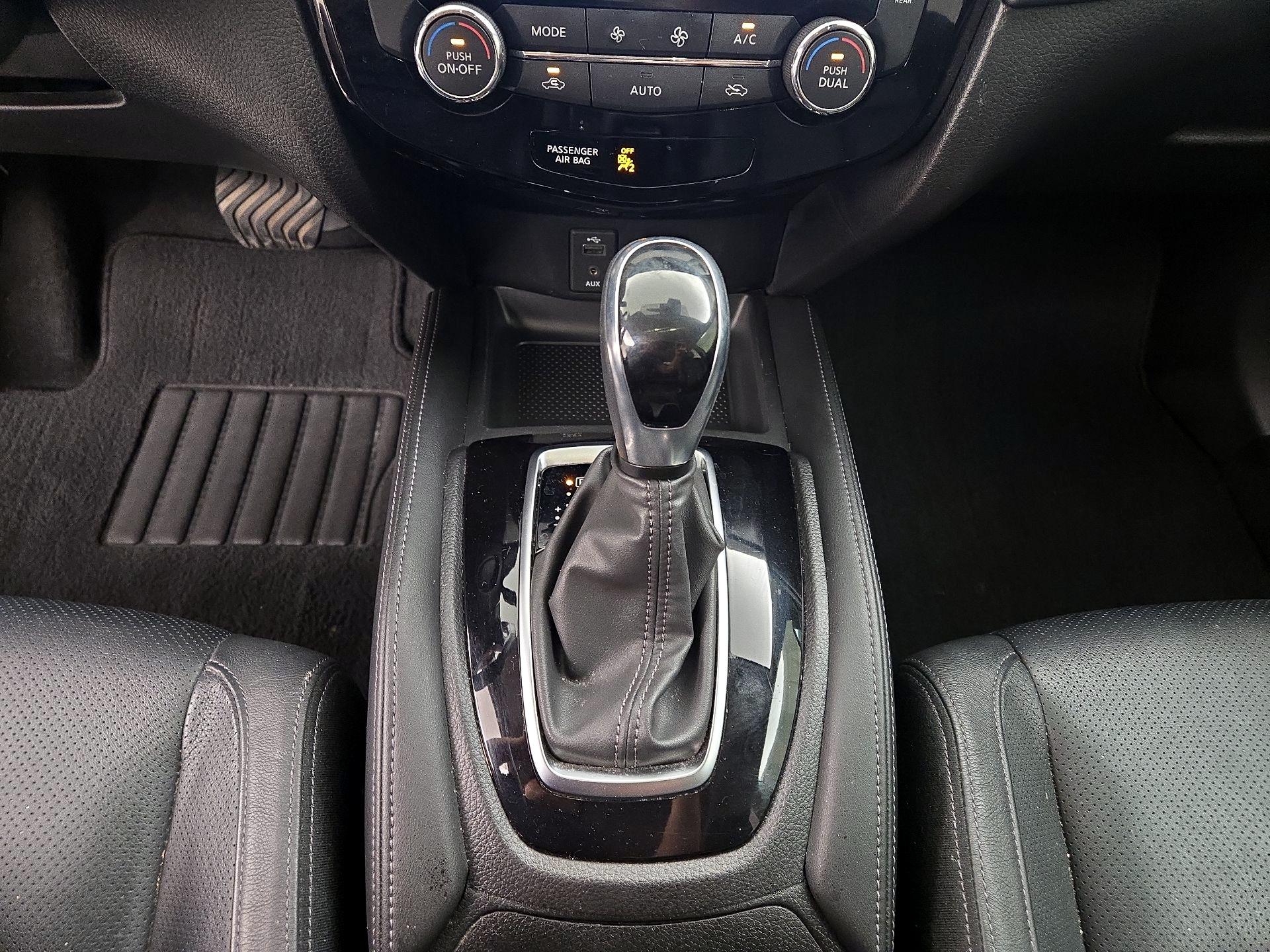 Thumbnail: 2017 Nissan Rogue - 18