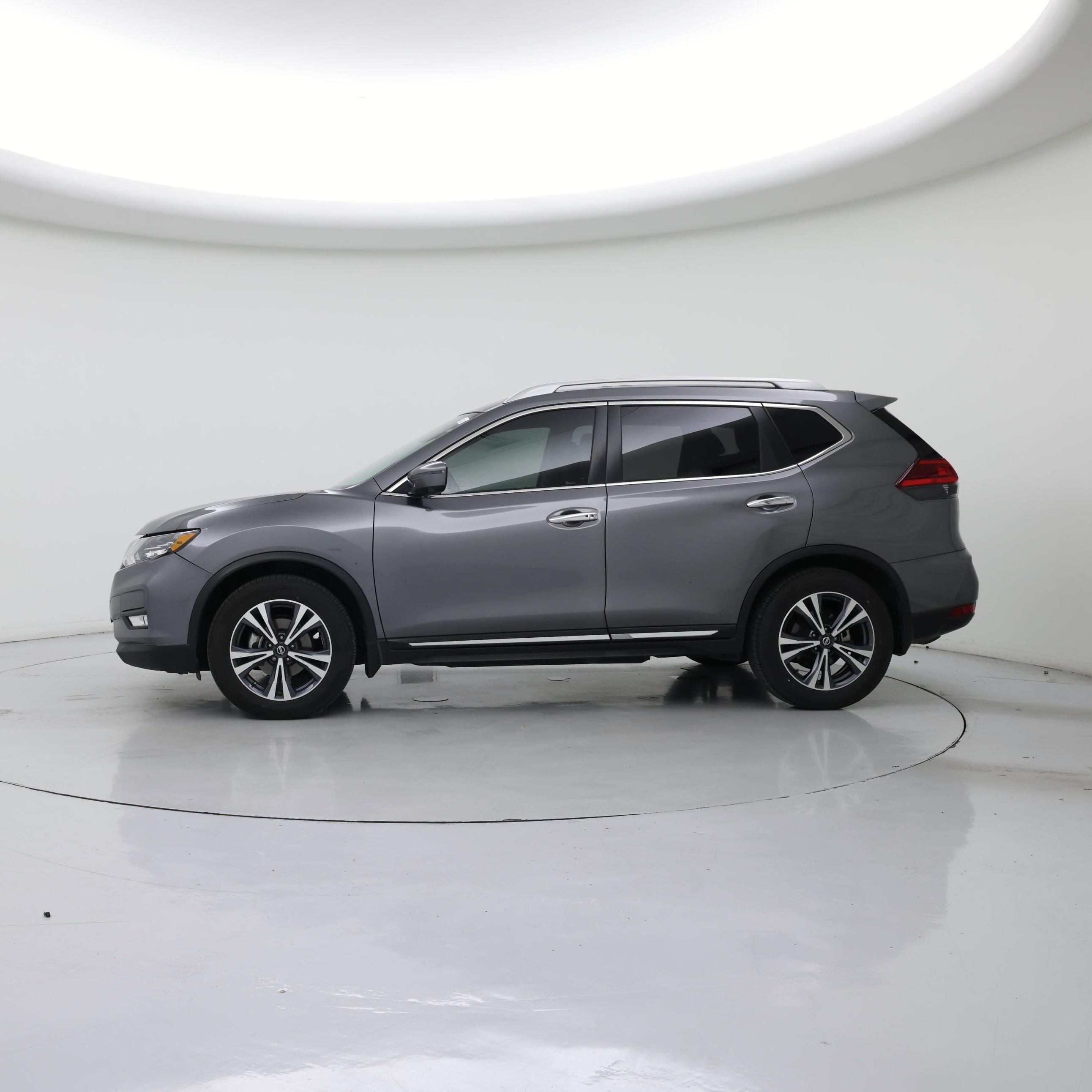 Thumbnail: 2017 Nissan Rogue - 3