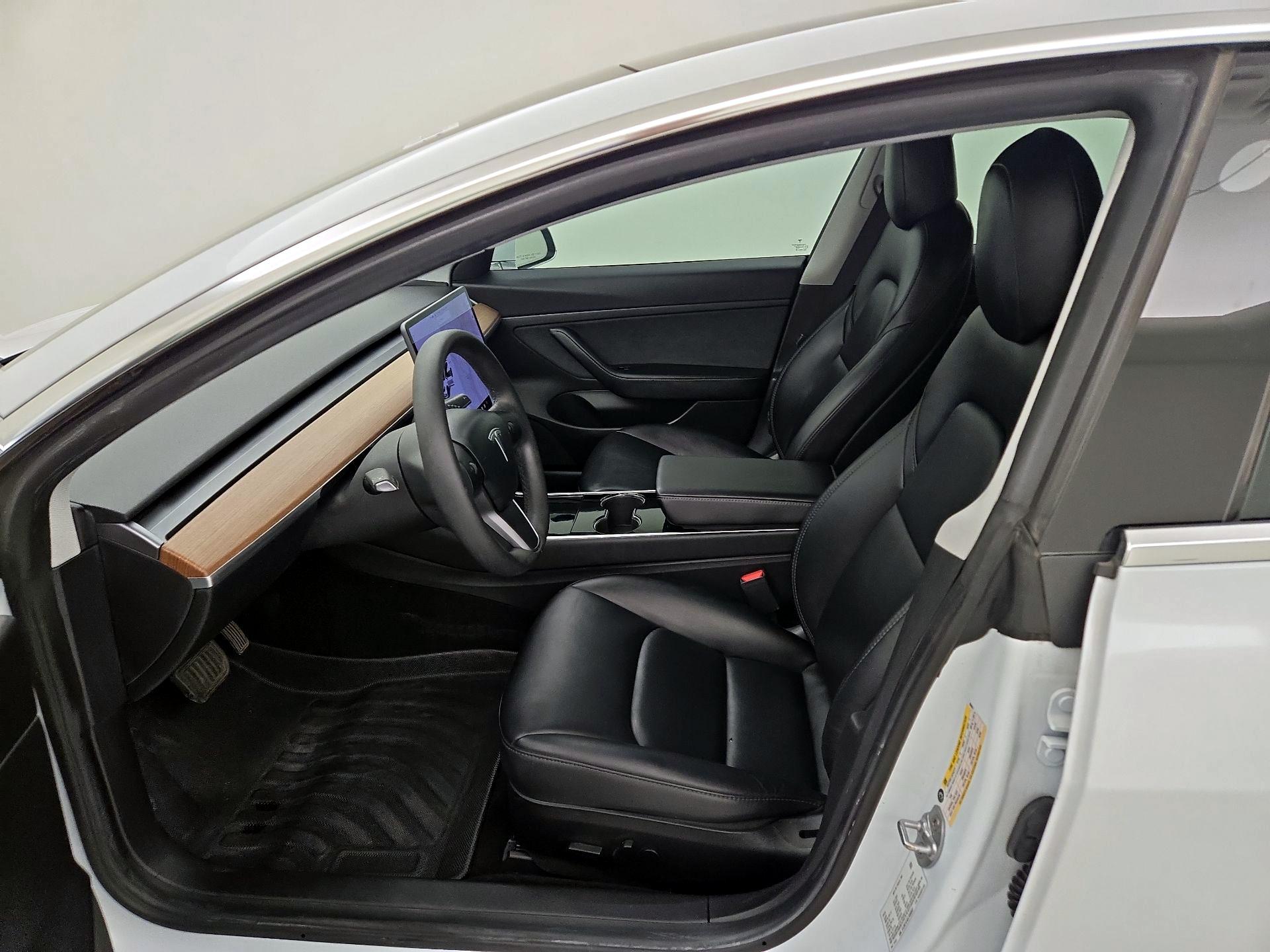 Thumbnail: 2020 Tesla Model 3 - 11