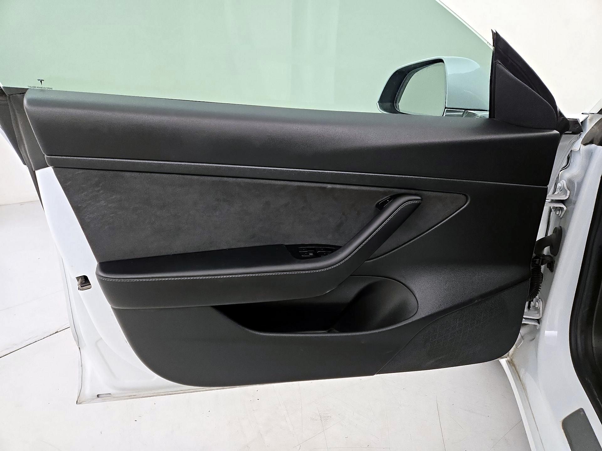 Thumbnail: 2020 Tesla Model 3 - 12